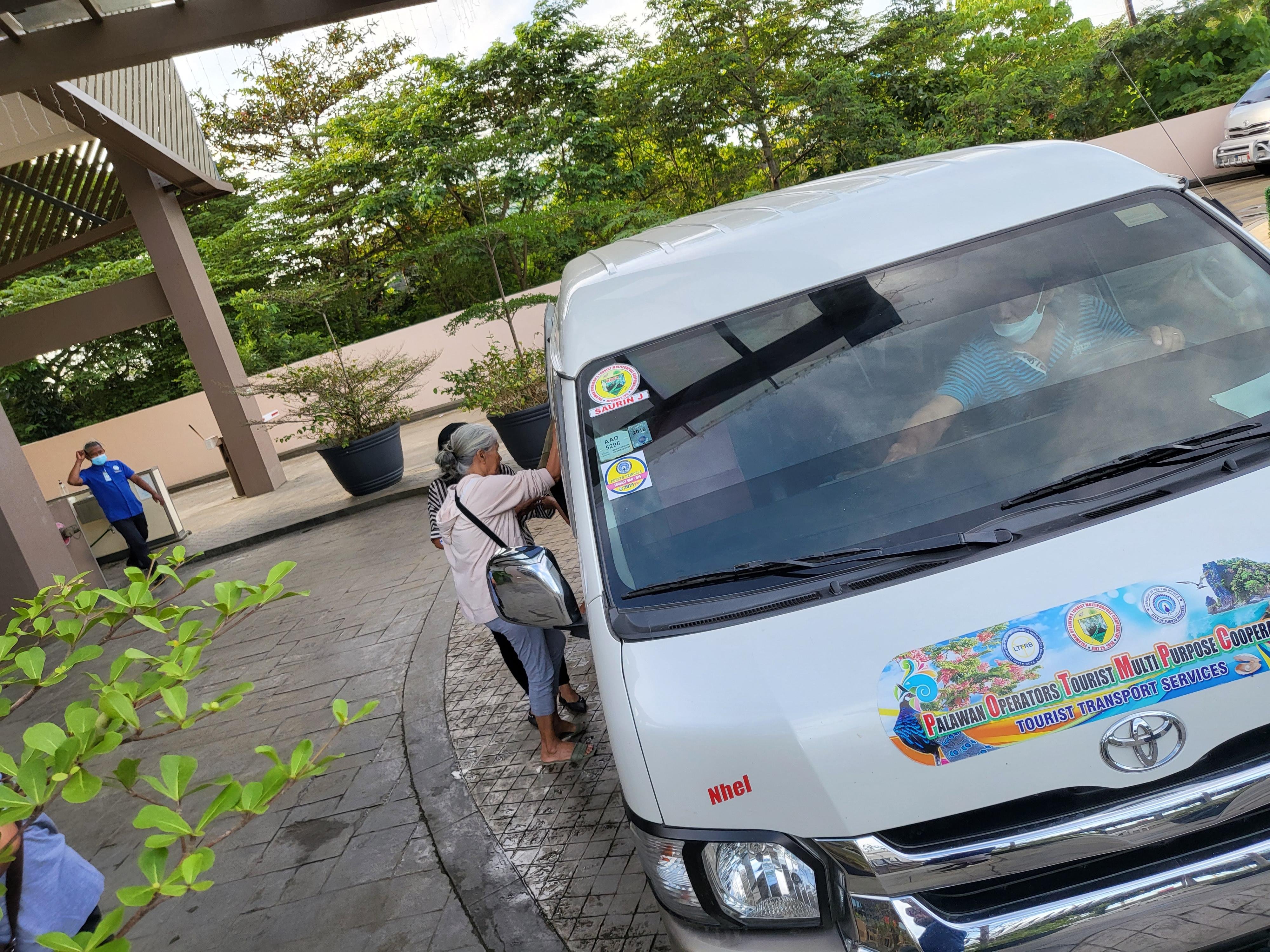 Private Van Transfer: El Nido to Puerto Princesa