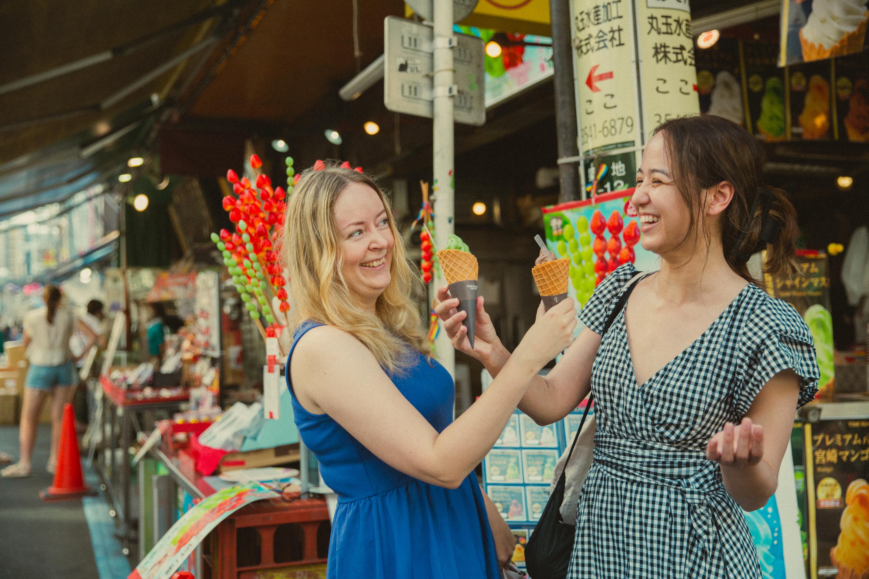Tsukiji fish market tour — outer market stalls, street food and Tsukiji Hongwanji — image 11