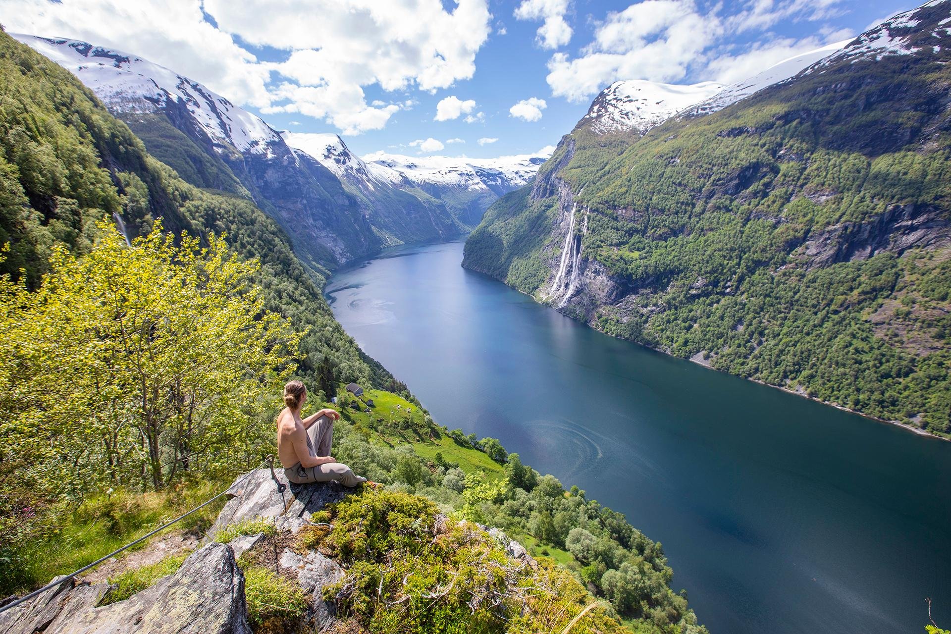 Private Geirangerfjord Expedition from Ålesund