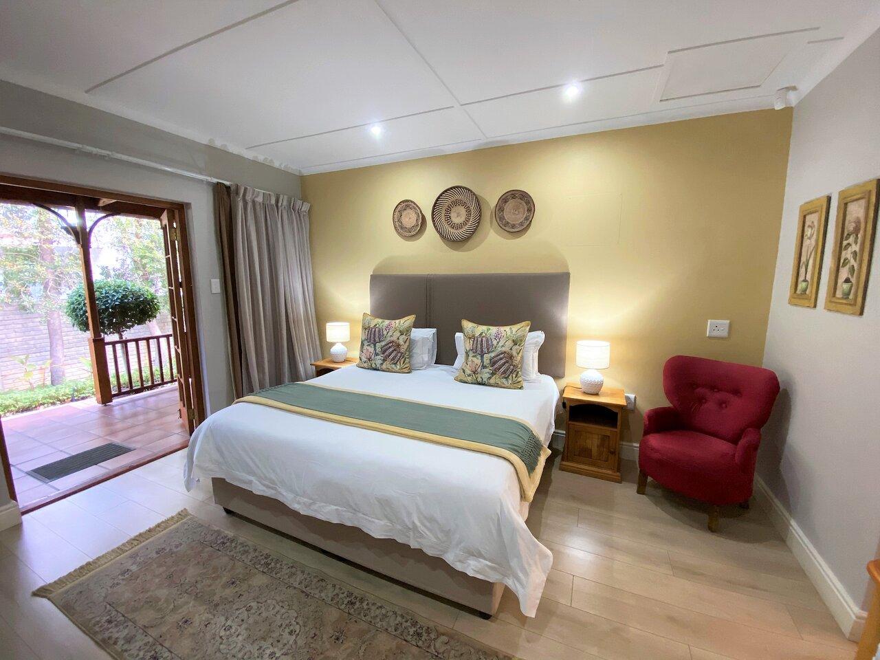Cape Town: 2-Day Garden Route Safari & Luxury Glamping Experience