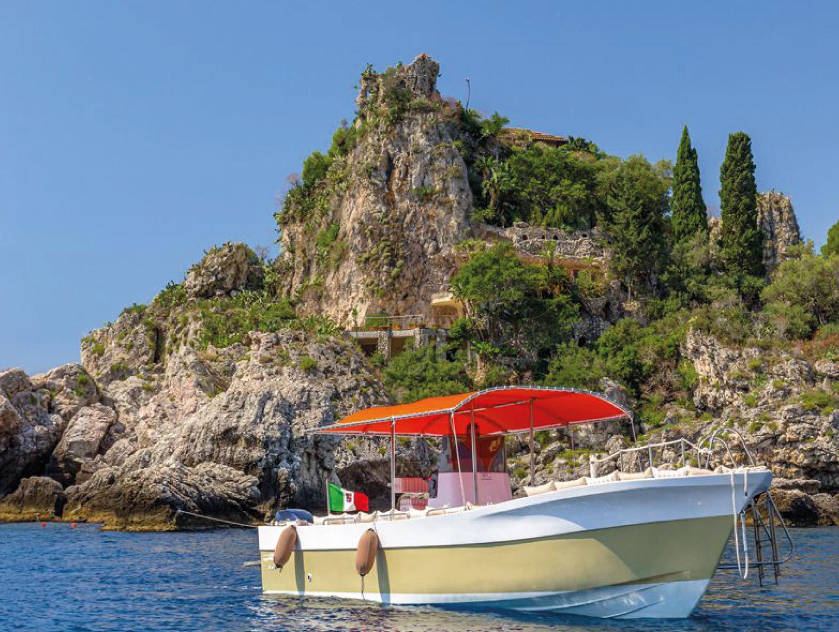 Blue Grotto & Isola Bella Coastal Boat Tour
