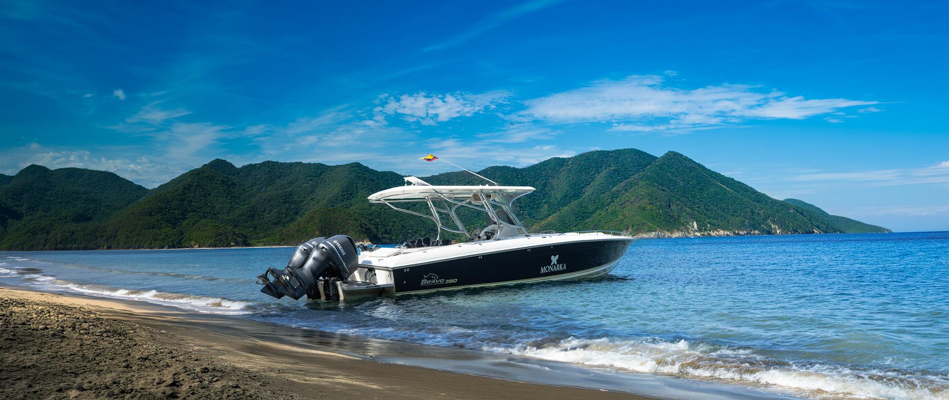 Tayrona Three-Beach Boat Tour with Snacks