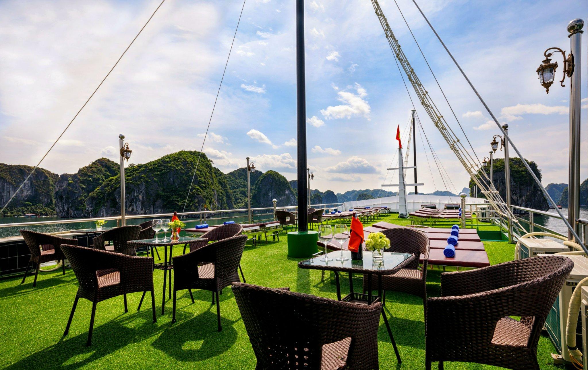Lan Ha Bay & Halong Overnight Cruise – Private Balcony Cabins