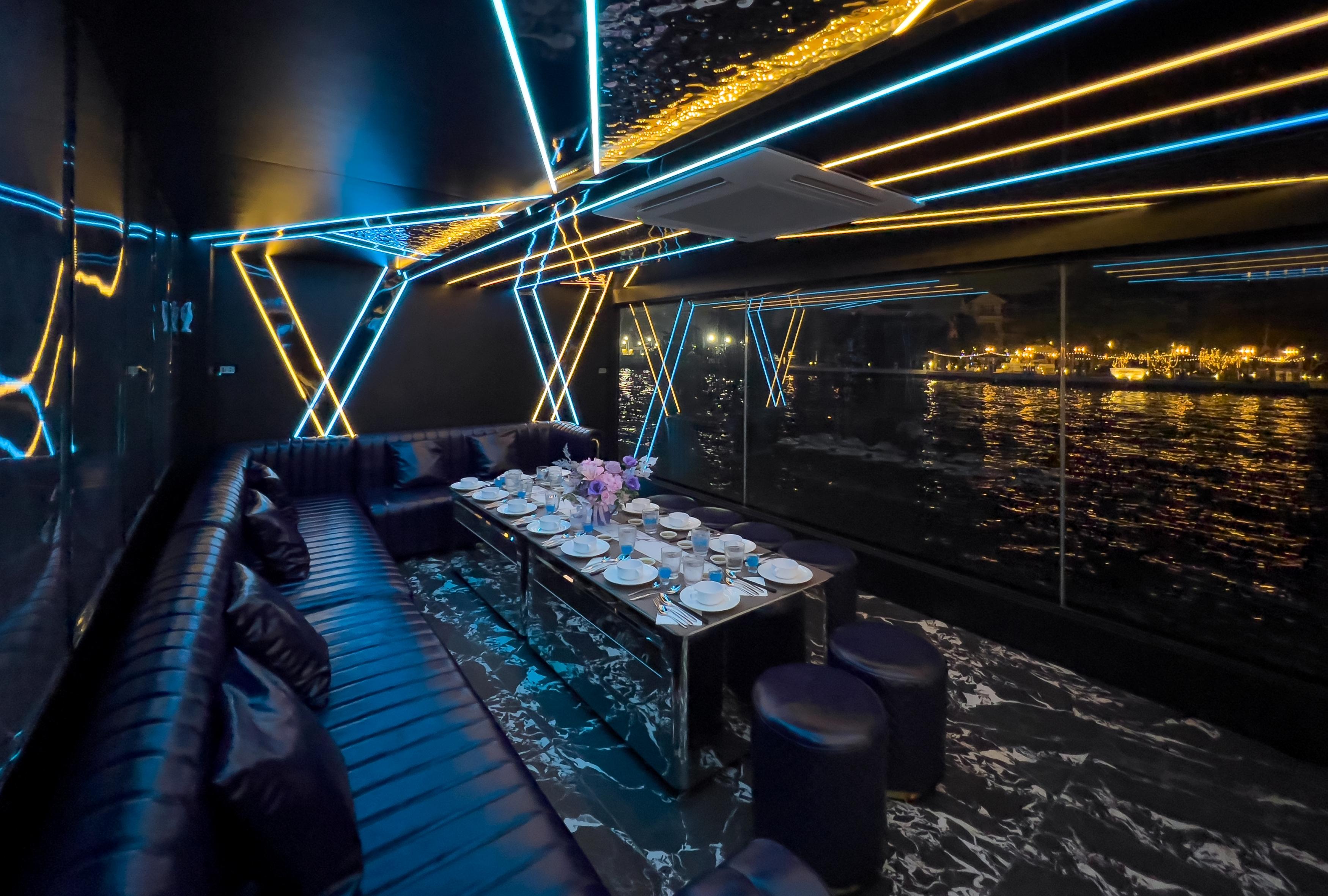 Bangkok: The Planet Sunset & Dinner River Cruise