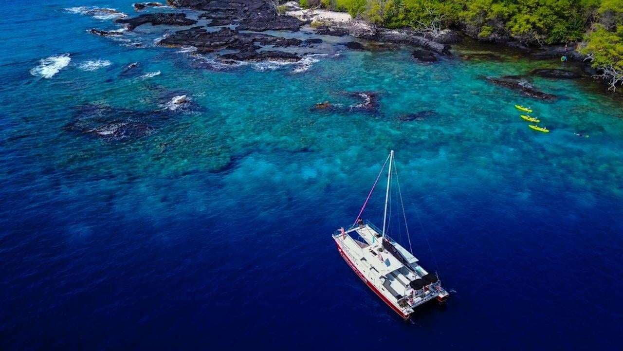Kealakekua Bay Snorkel & Sail with Lunch