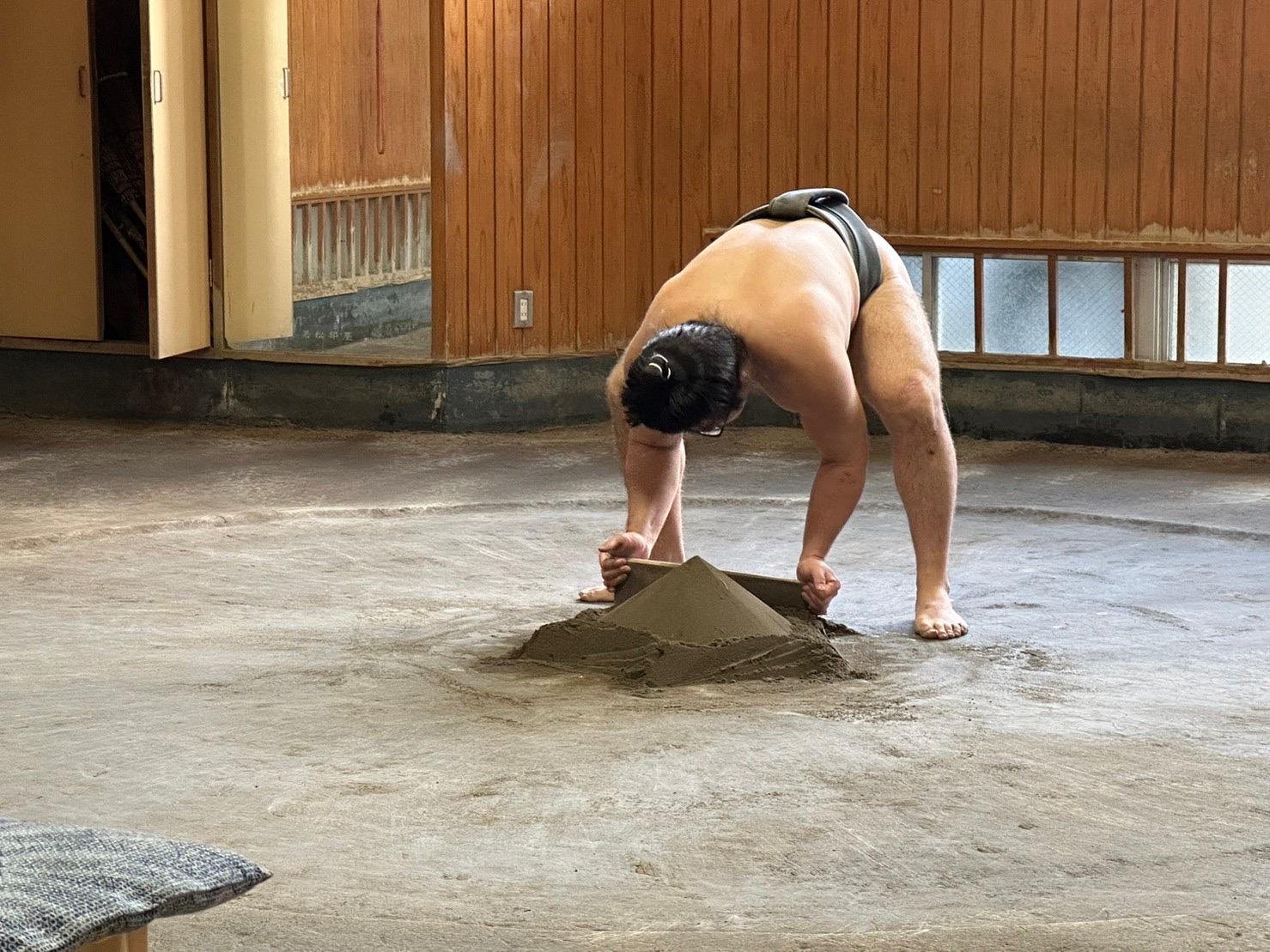 Authentic Sumo Morning Practice with English Guide