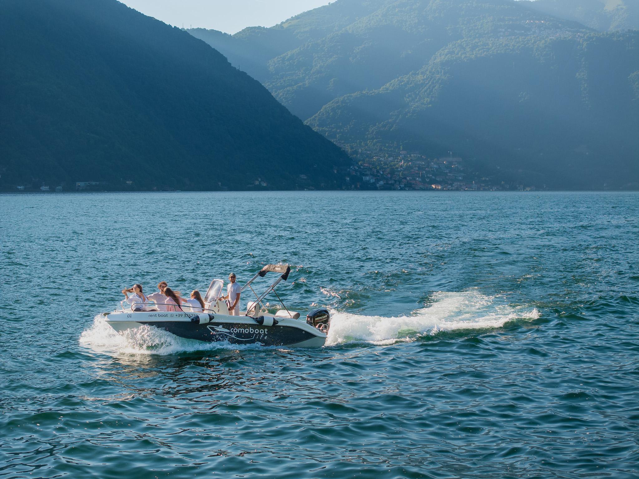 Lake Como Self-Drive Boat Rental with GPS Itinerary (1 Hour)
