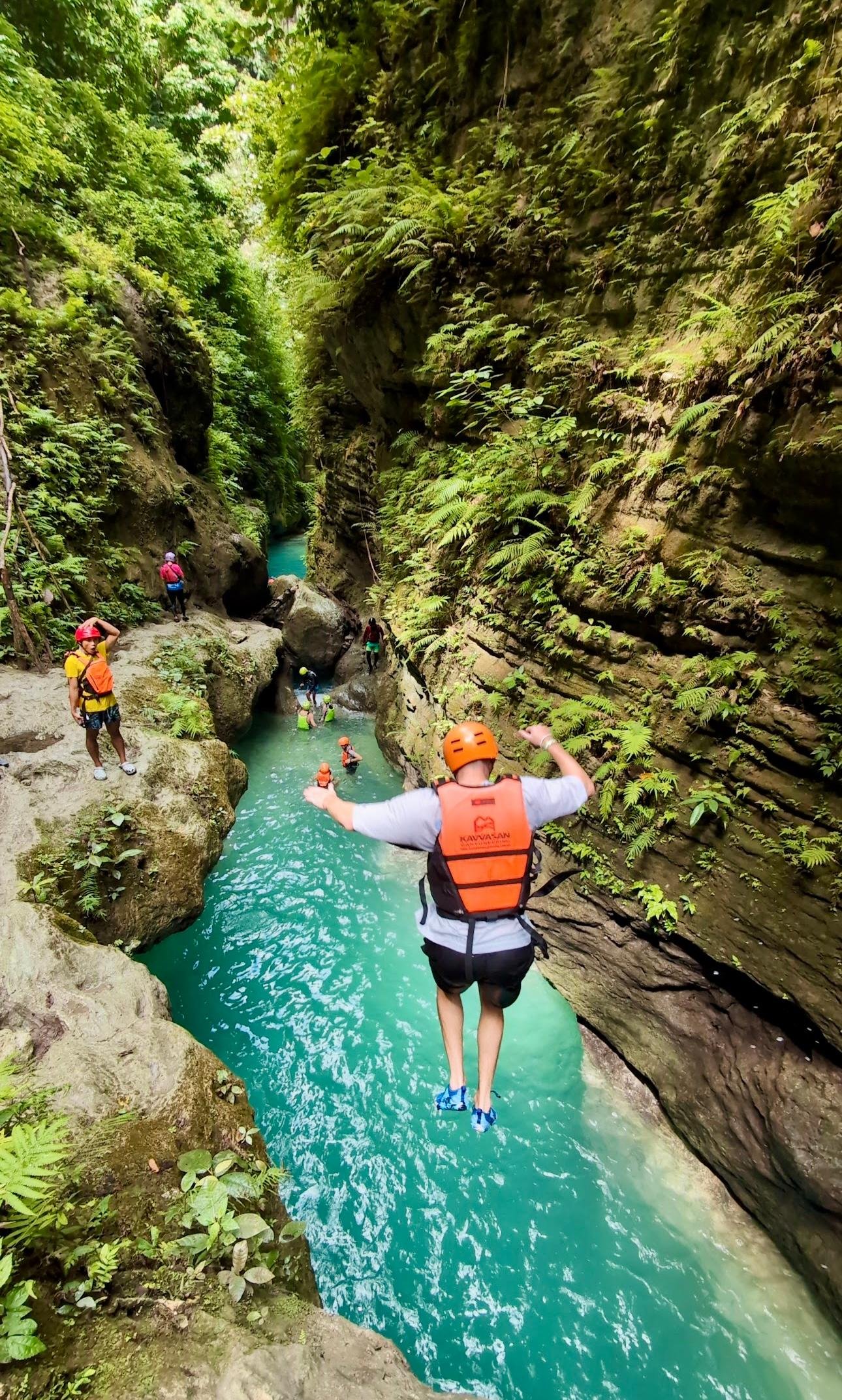 Kawasan Canyoneering & Zipline Adventure in Cebu