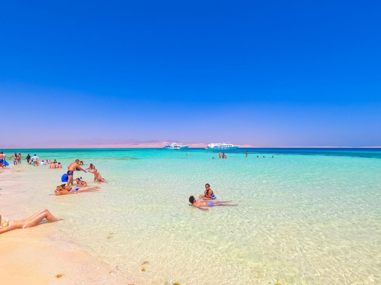 Ras Mohamed & White Island Full-Day Snorkel, Dive & Cruise from Sharm