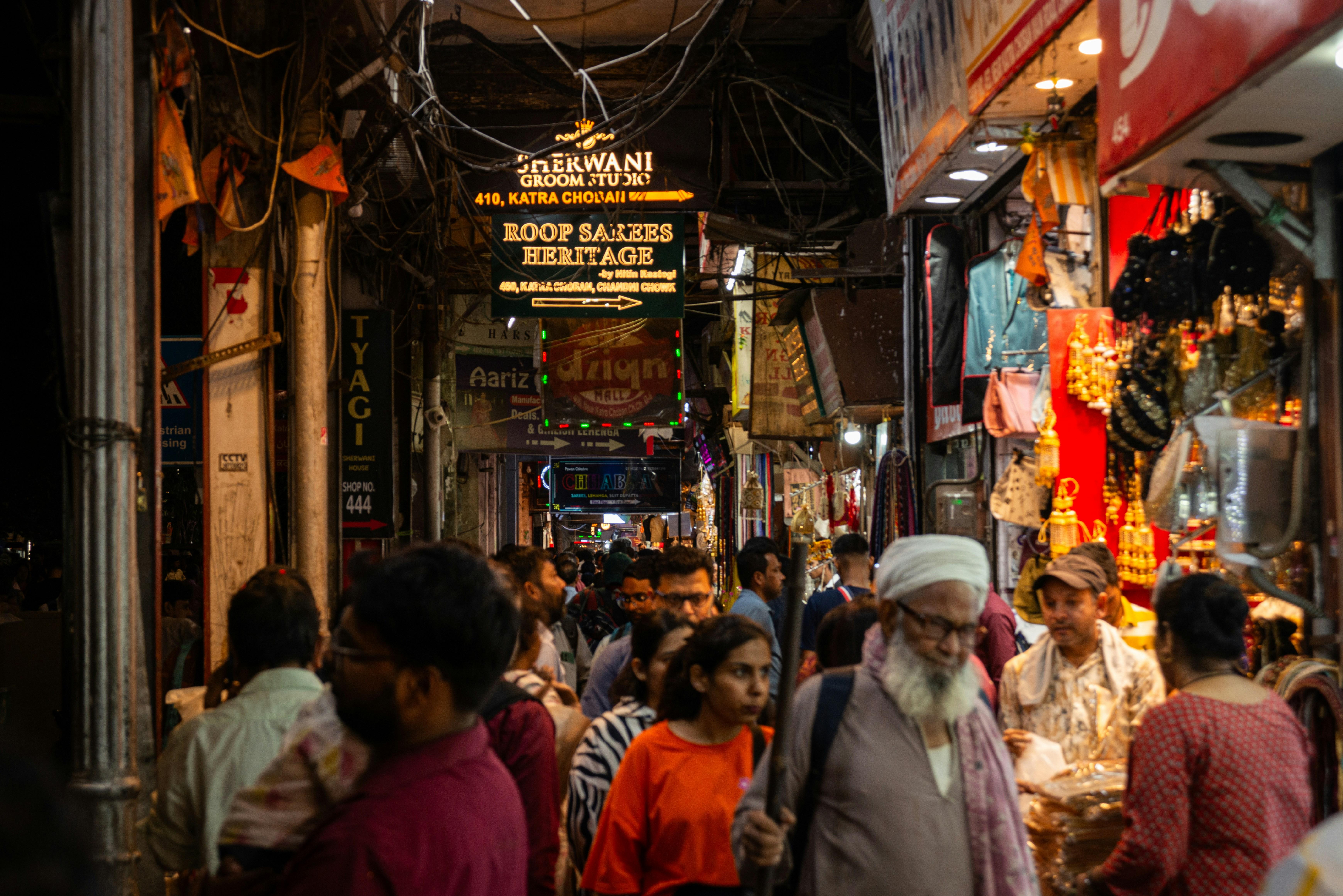 Delhi Personal Shopping Tour with Local Female Expert