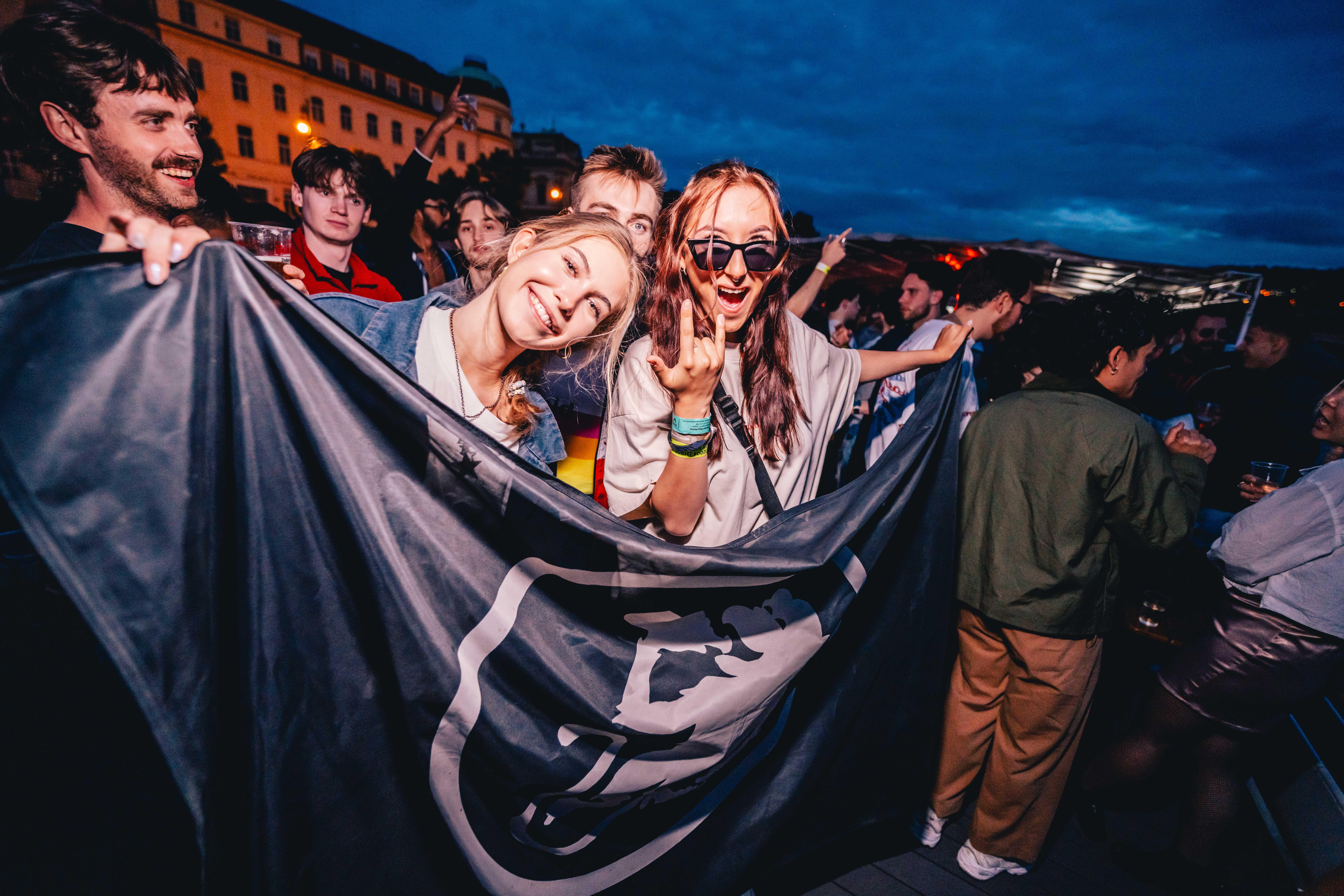 Prague Boat Party Pub Crawl with Open Bar & Club Entry