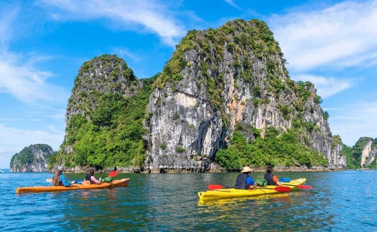 Ha Long & Lan Ha Bay 2-Day 5-Star Balcony Cruise