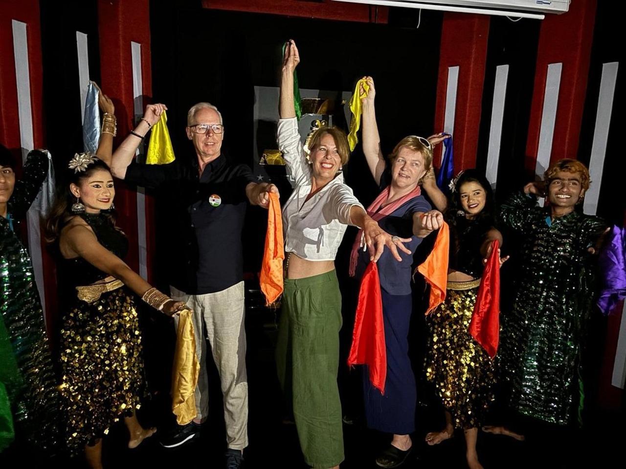 Mumbai Private Bollywood Studio & City Sightseeing Tour