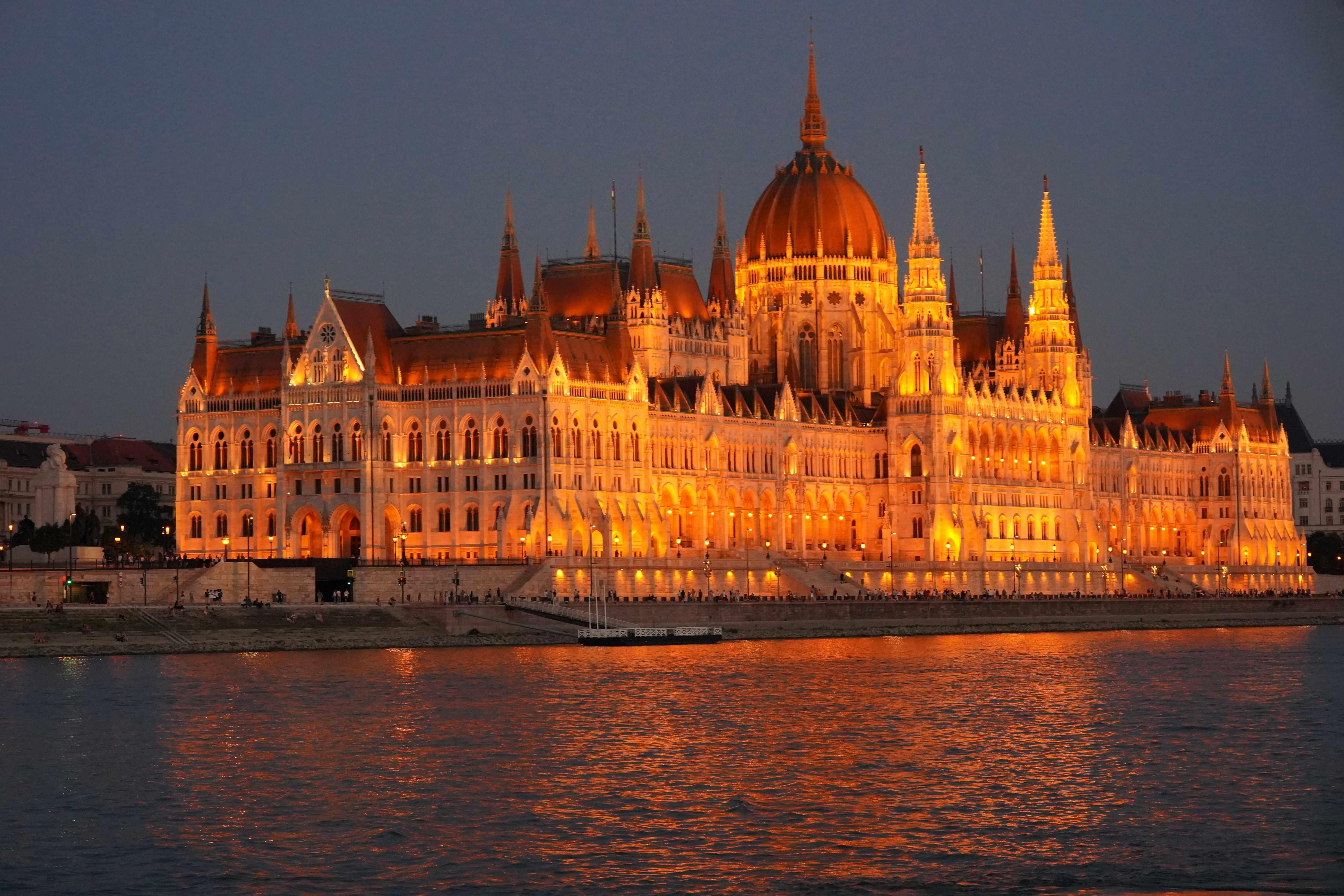 Budapest Evening River Cruise with Rooftop Seating