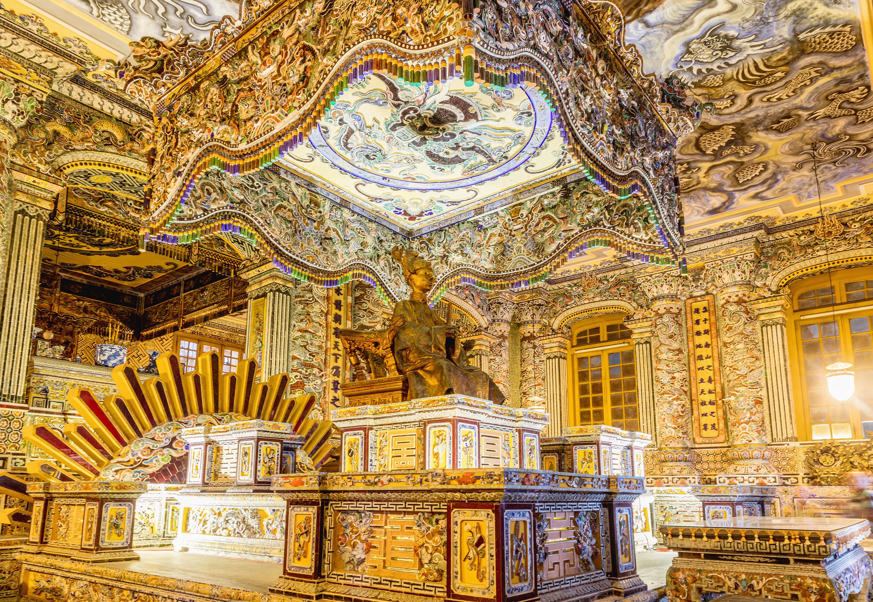 Hue Royal Tombs & Pagoda Private Discovery Tour
