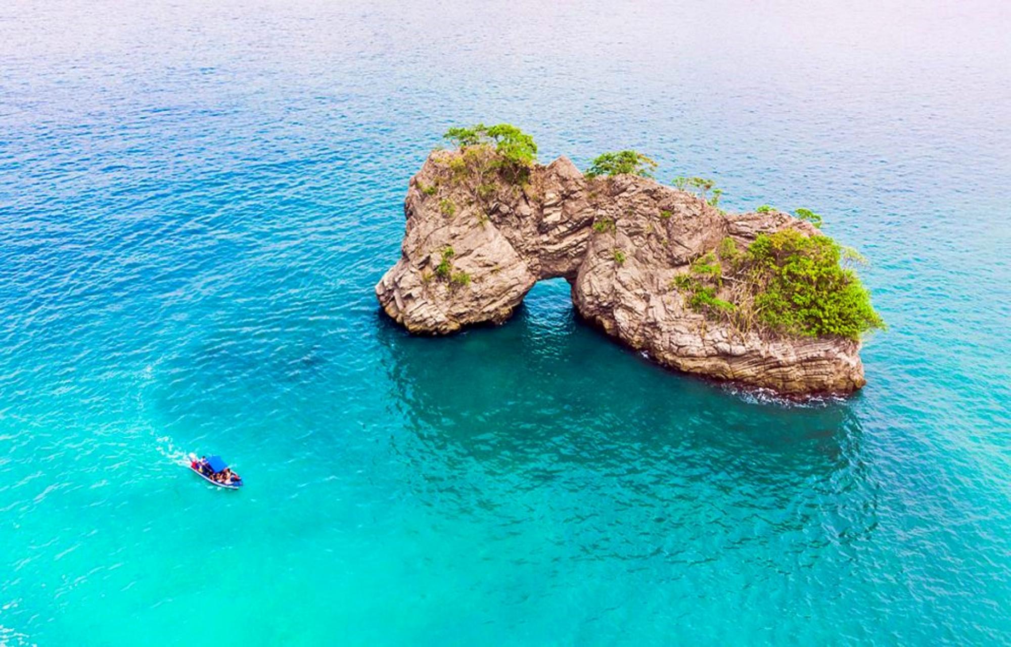 Tortuga Island Day Trip with Snorkeling from Santa Teresa