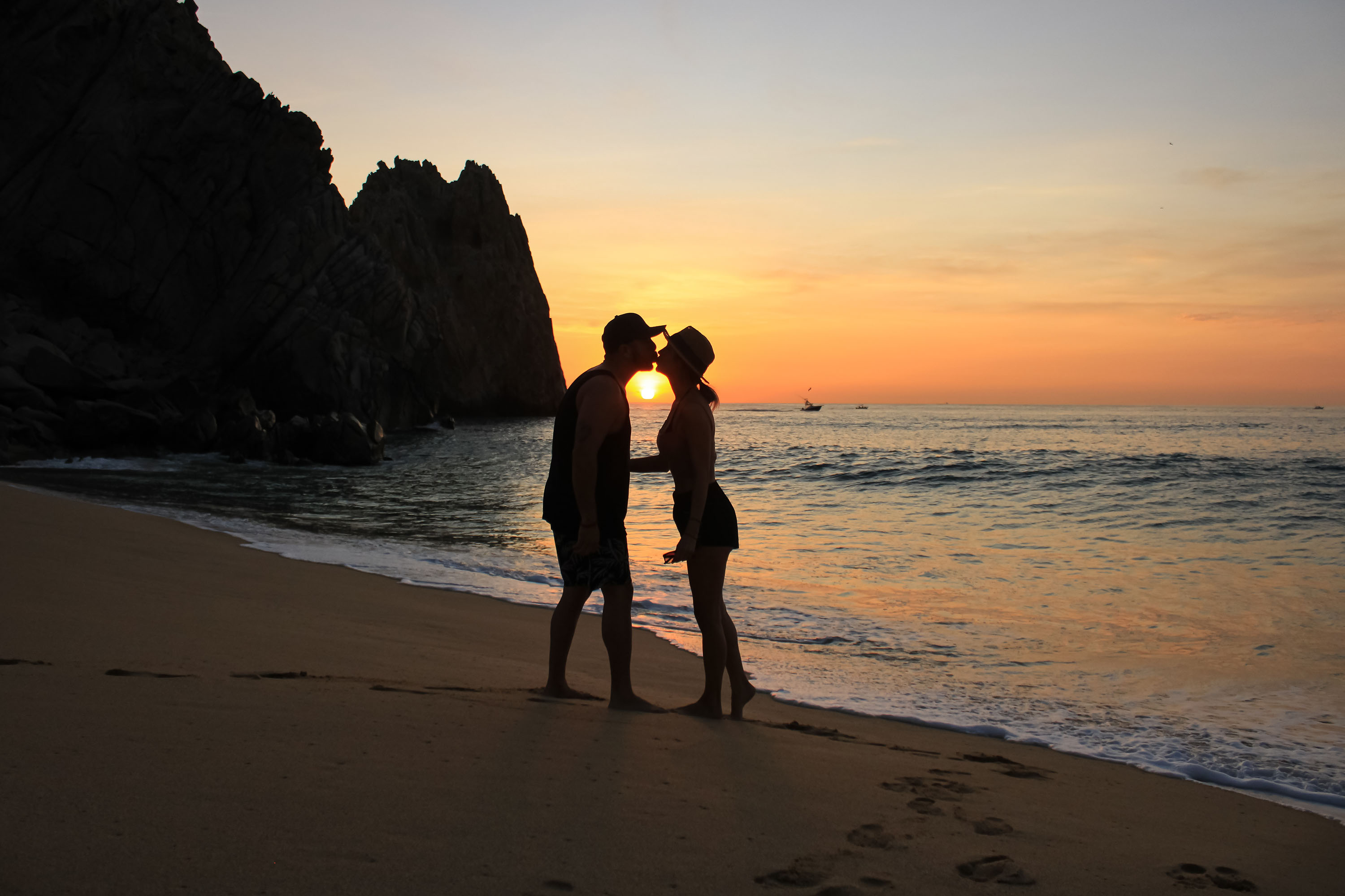 Los Cabos Sunrise Kayak to The Arch, Snorkel & Hotel Transfer