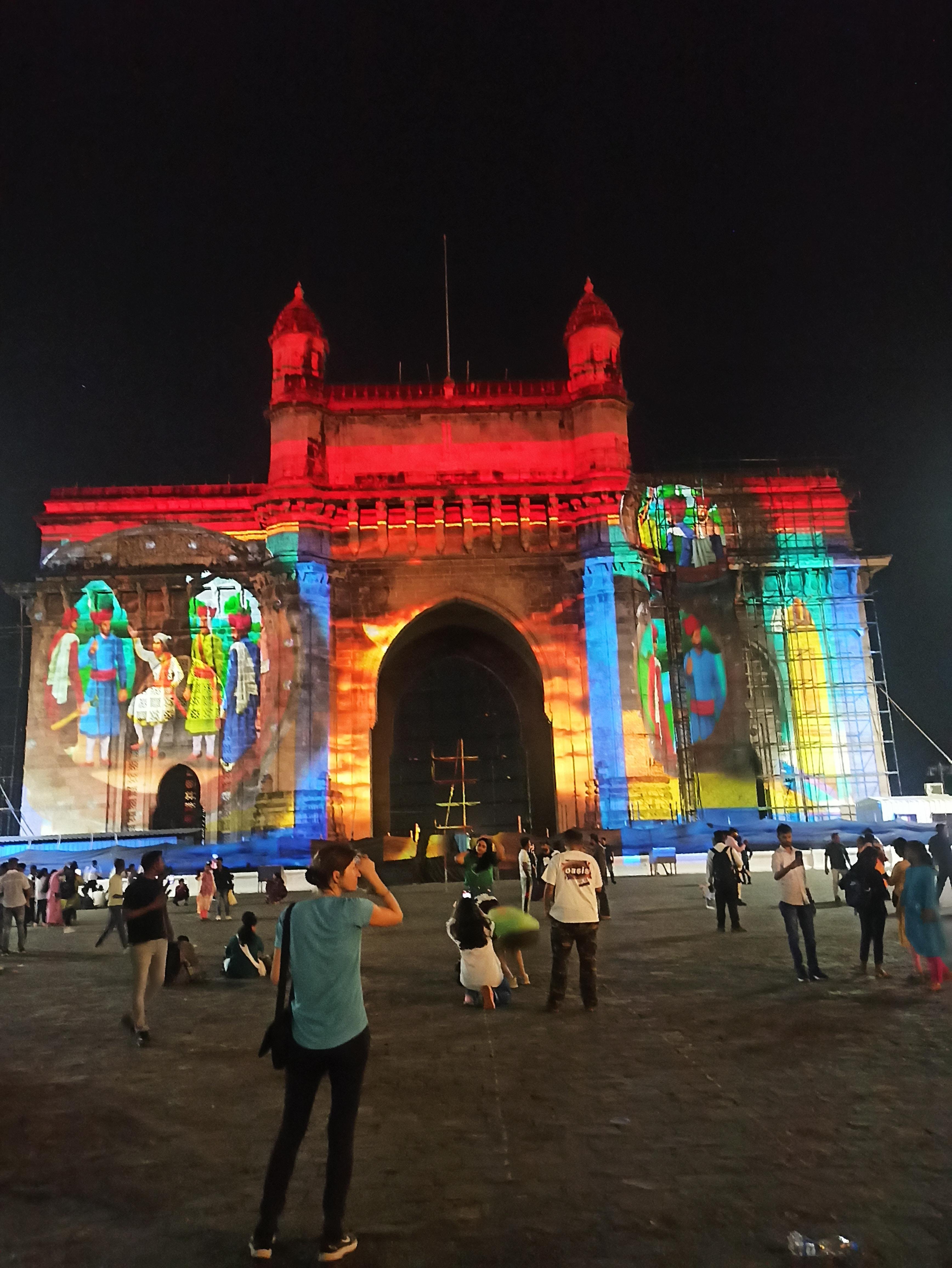 Mumbai After Dark: City Lights & Bazaar Night Tour