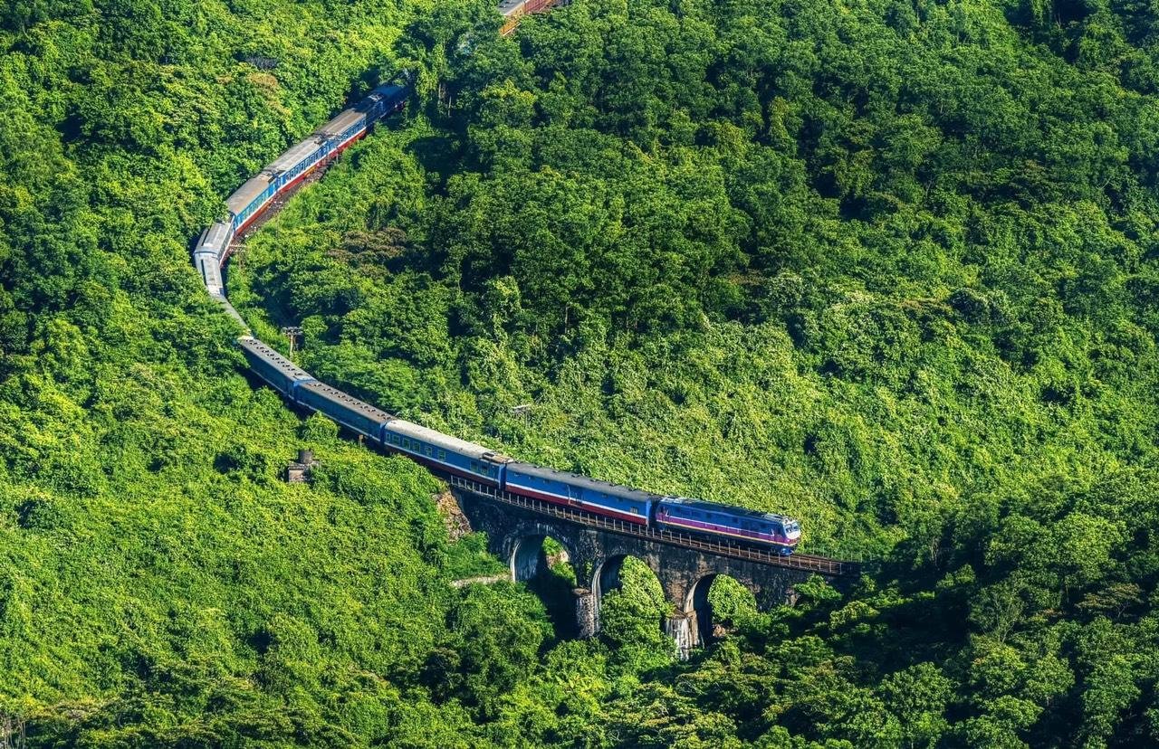 Hue Imperial City & Hai Van Pass Scenic Train Adventure