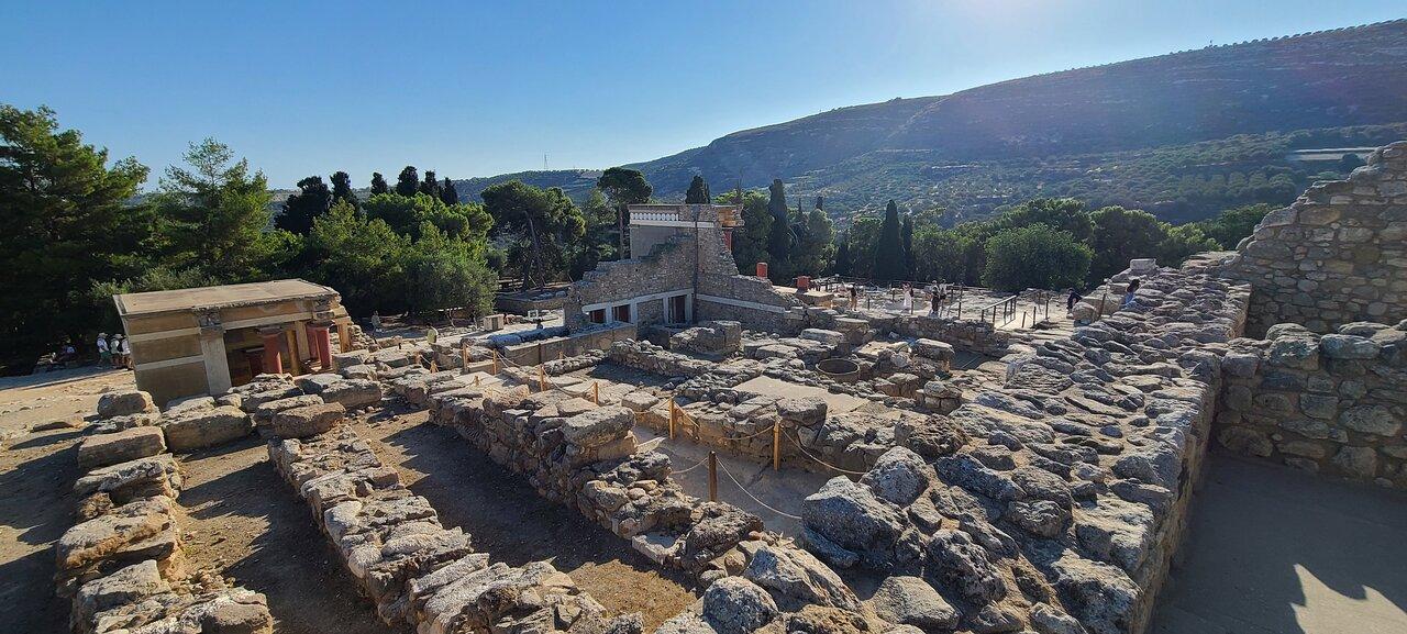 Knossos Palace, Zeus Cave & Lasithi Plateau Day Tour