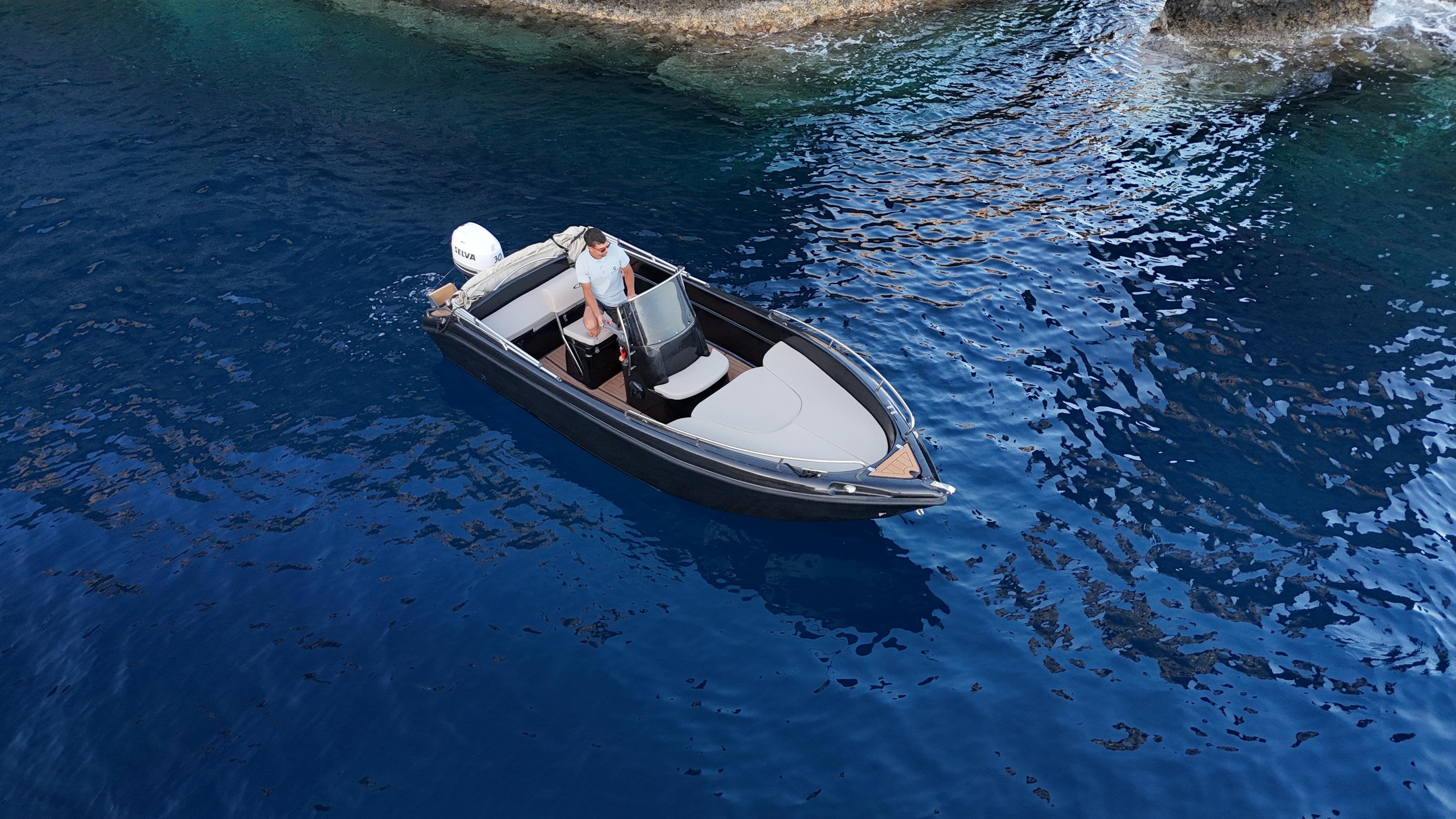 Santorini No-License Boat Cruise