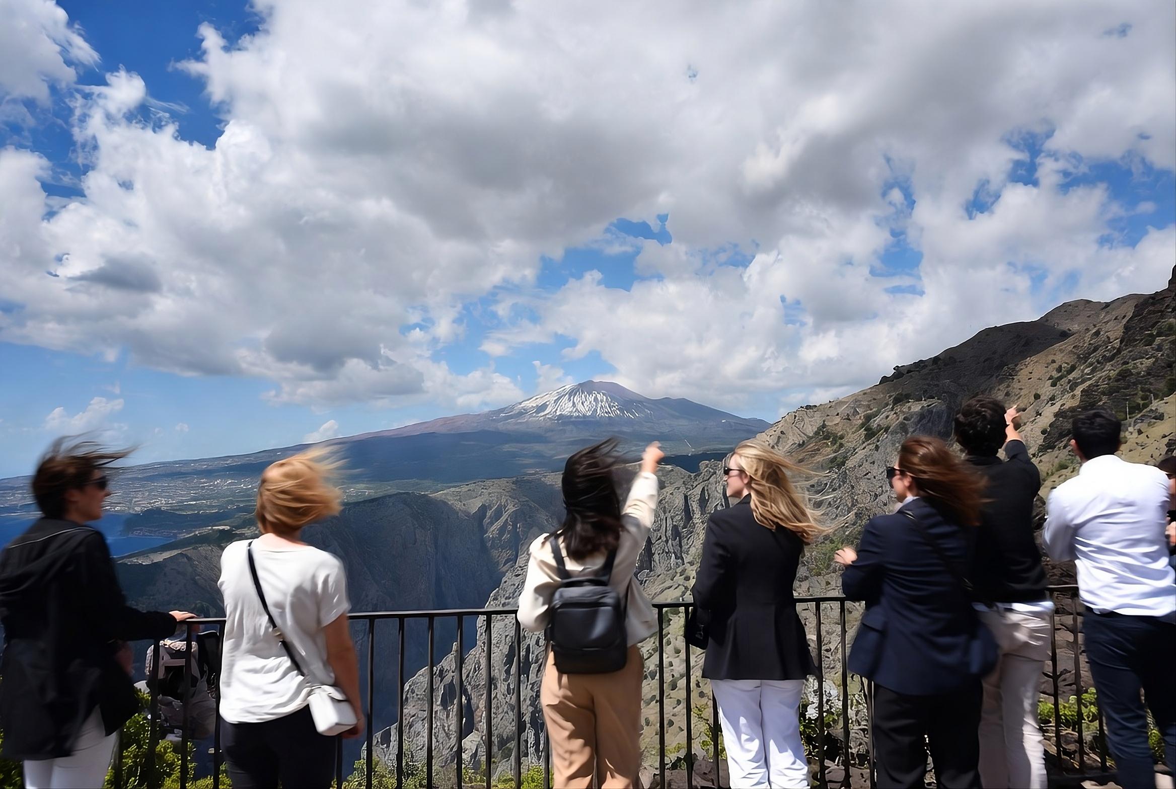 Taormina: Hidden Gems and Ancient Theatre Guided Tour