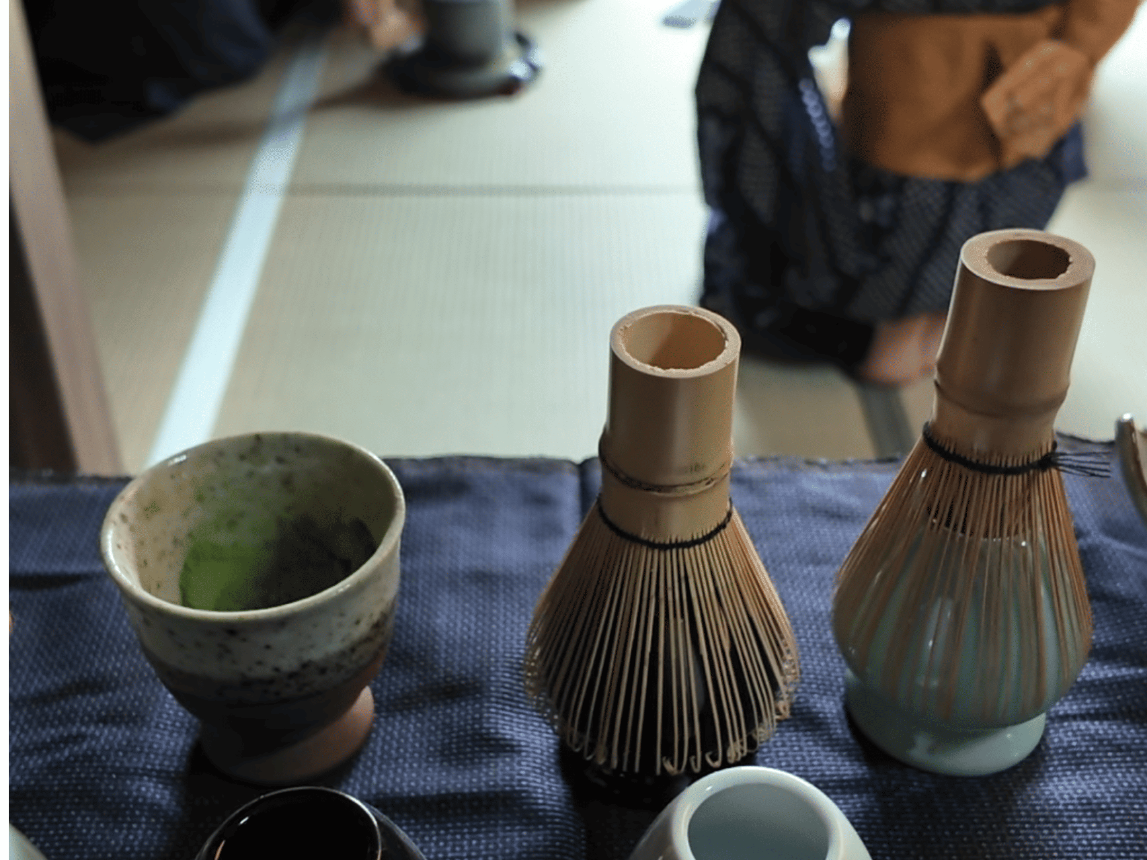 Privat upplevelse i Machiya i Kyoto: Tebjudning, kalligrafi & kimono