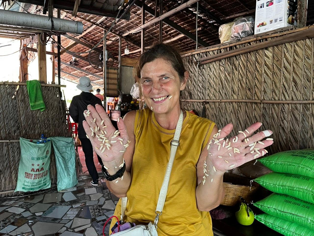 Mekong Delta Day Trip: Cai Rang Floating Market & Cồn Sơn Islet