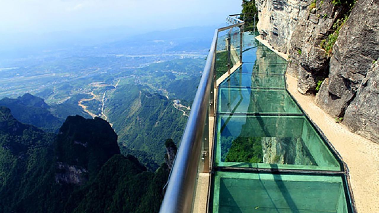 Zhangjiajie 3-Day Private Tour: Avatar Peaks, Glass Bridge & Tianmen Mountain