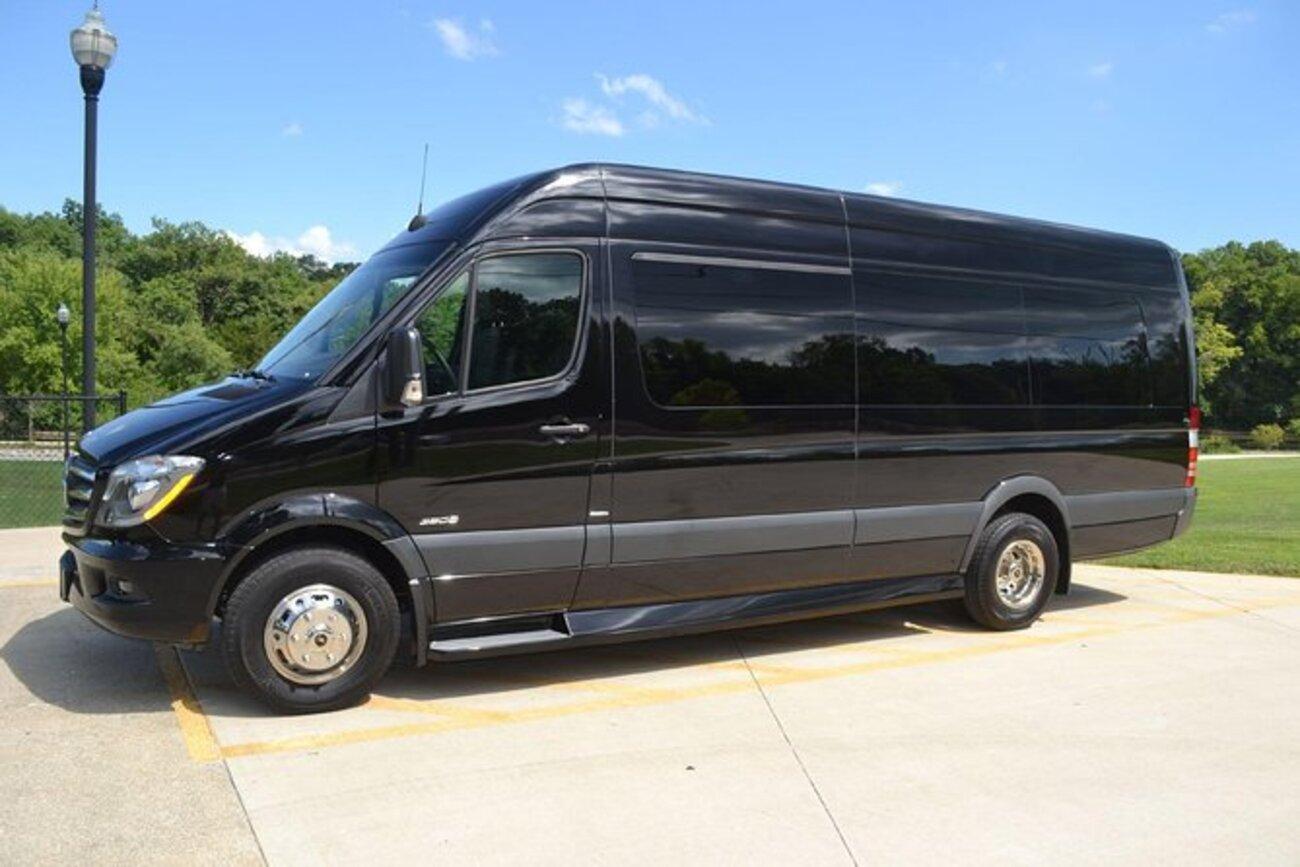 Private YVR Airport Transfer to Downtown Vancouver