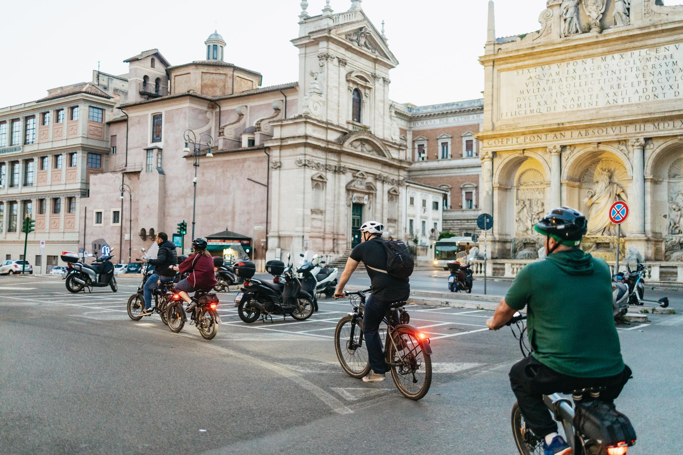 Sunrise in Rome: Small Group E-Bike Tour & Italian breakfast - 2026 (Verified Reviews)