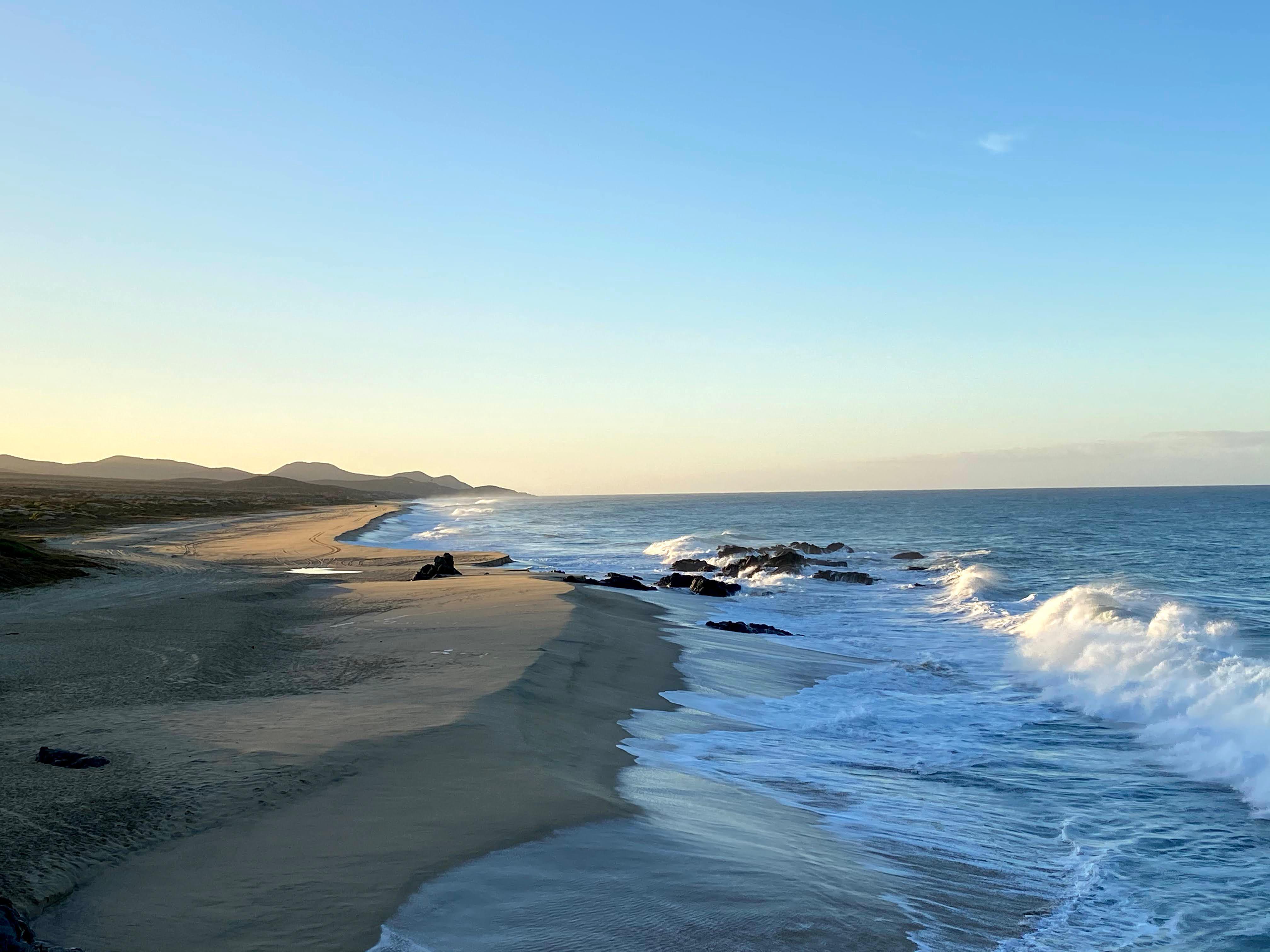 Cabo to La Paz Private Day Tour: Todos Santos, Balandra Beach & Cerritos Sunset