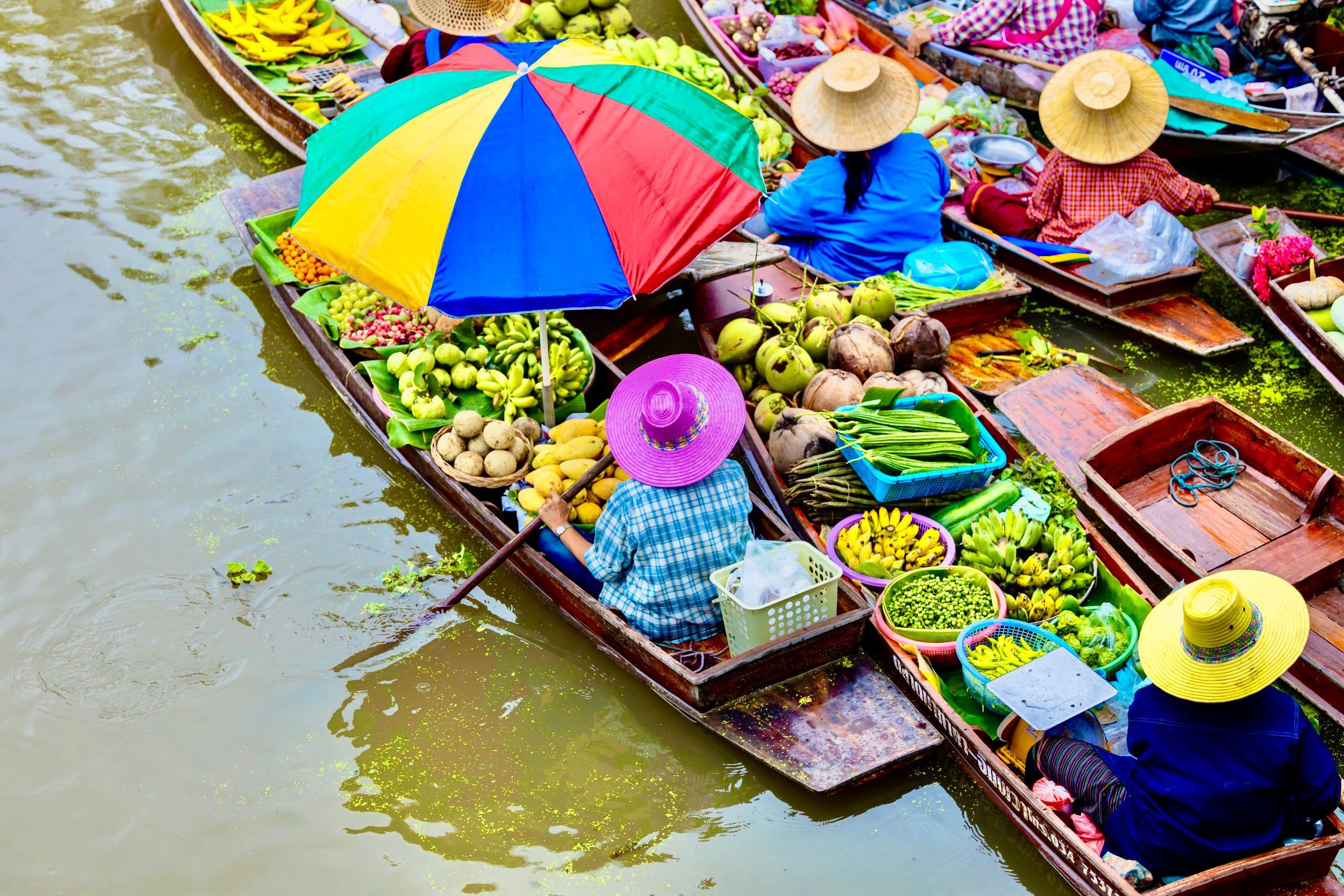 Private Floating Market & Railway Market Tour