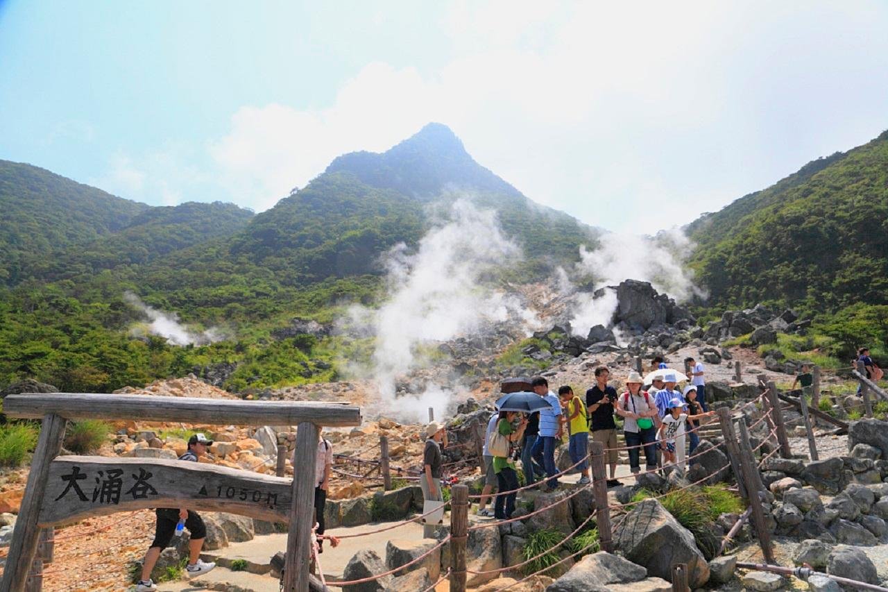 Hakone one day tour from Tokyo — Mt. Fuji, Lake Ashi, and Hakone Ropeway — photo 12