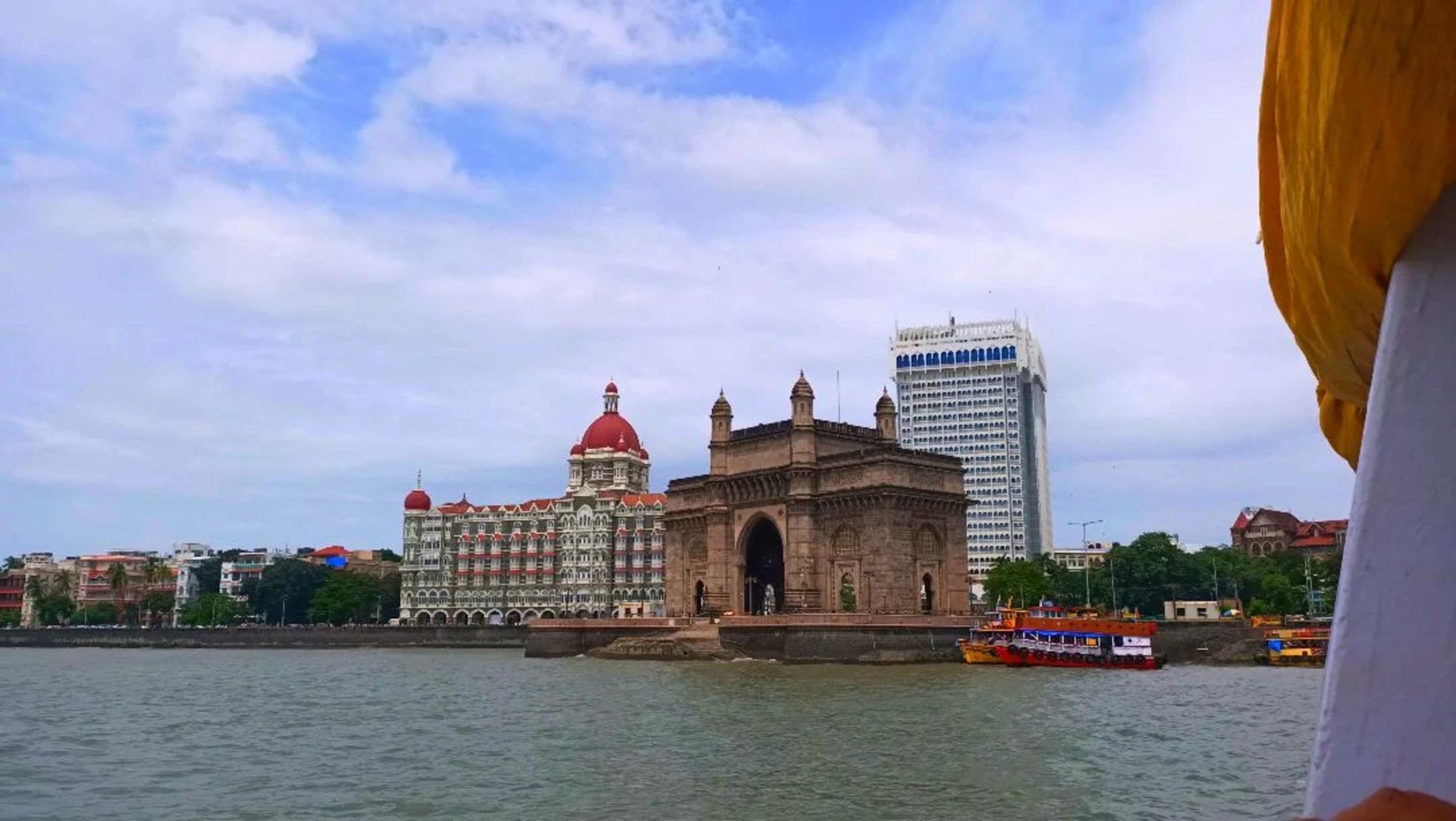 Mumbai Full-Day Private Sightseeing Tour: Culture, History & Architecture
