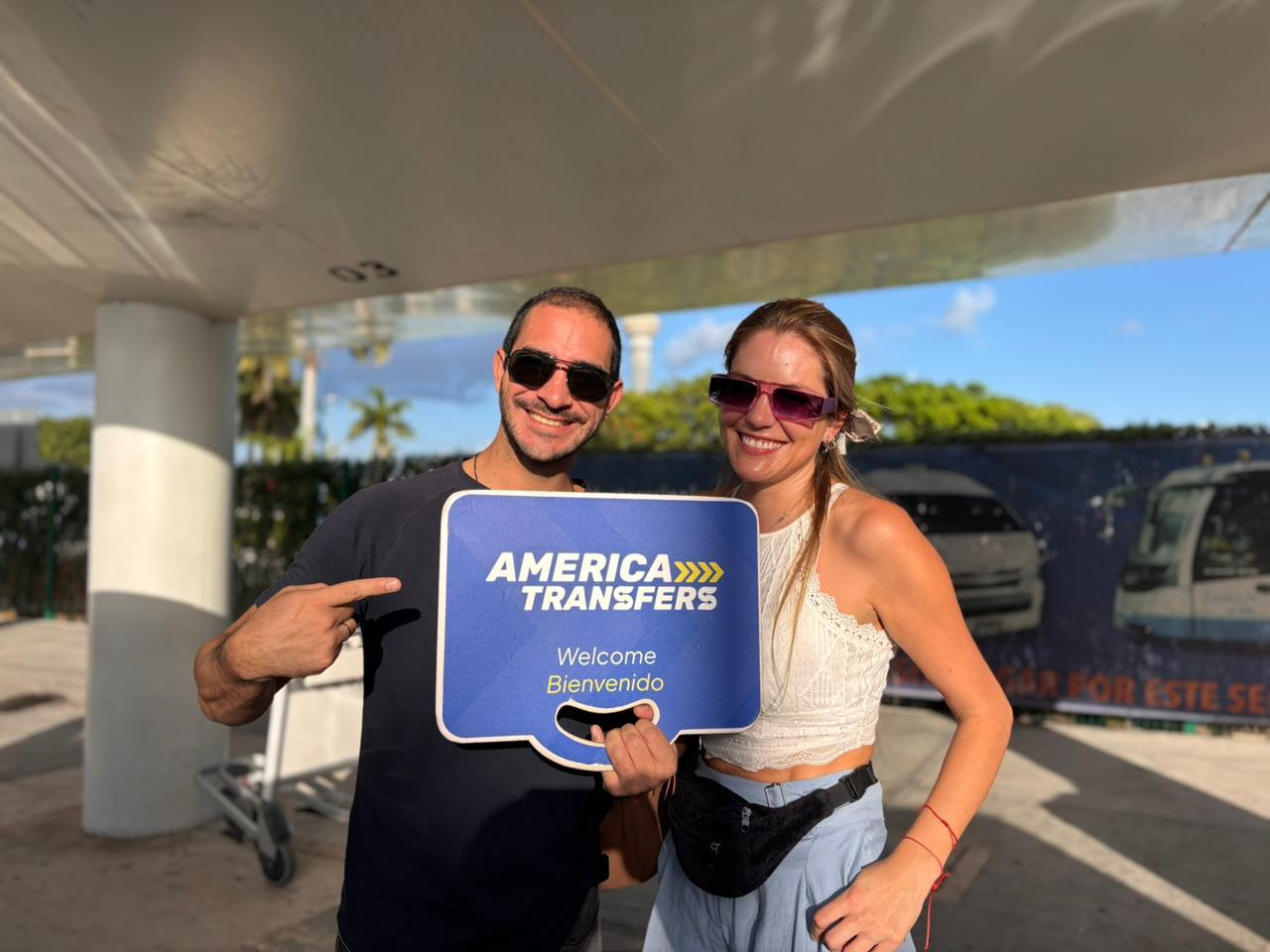 Cancun Private Luxury Airport Transfer (One-Way or Roundtrip)