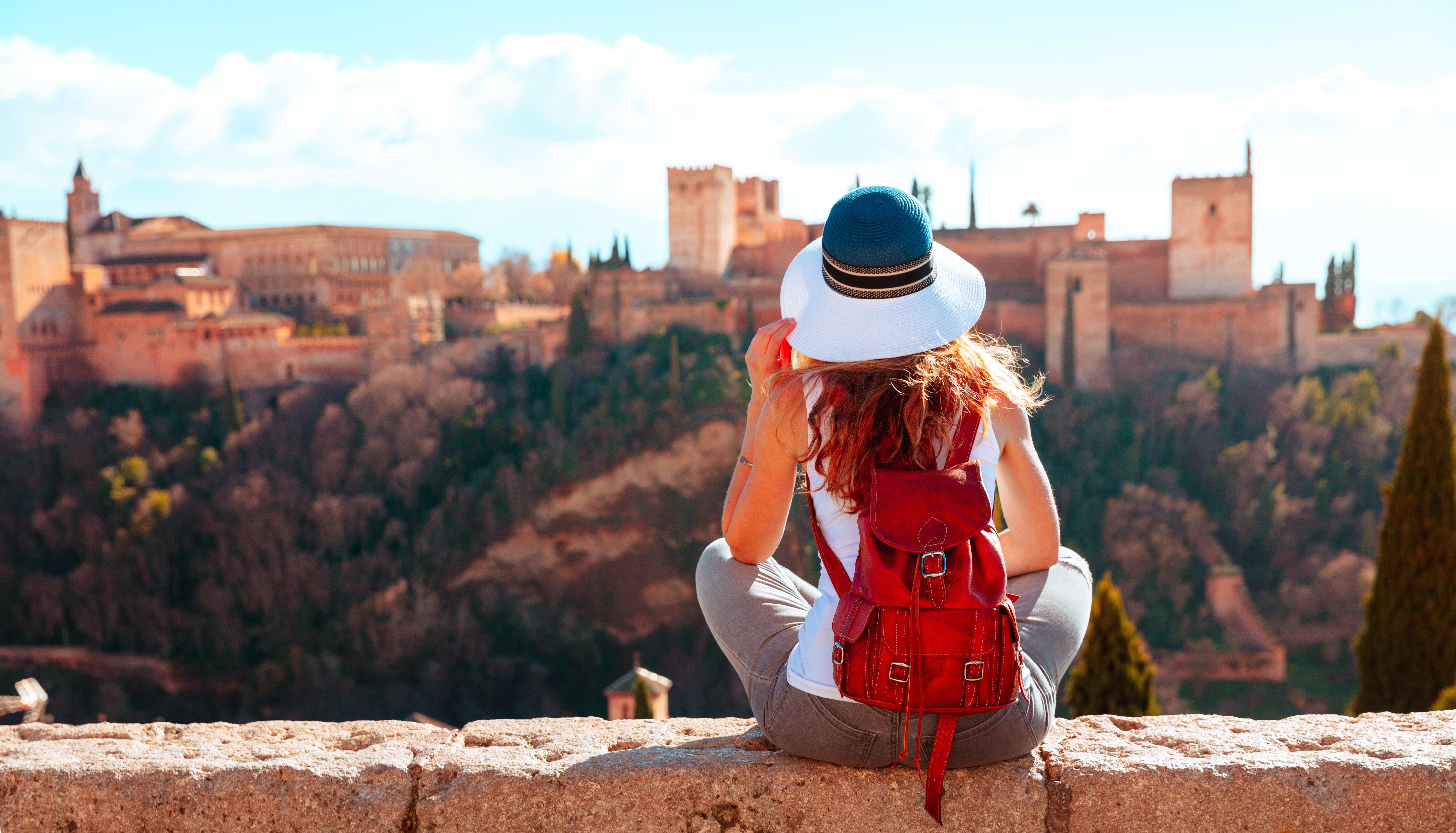 Granada: Alhambra, Nasrid Palaces & Gardens guided Tour
