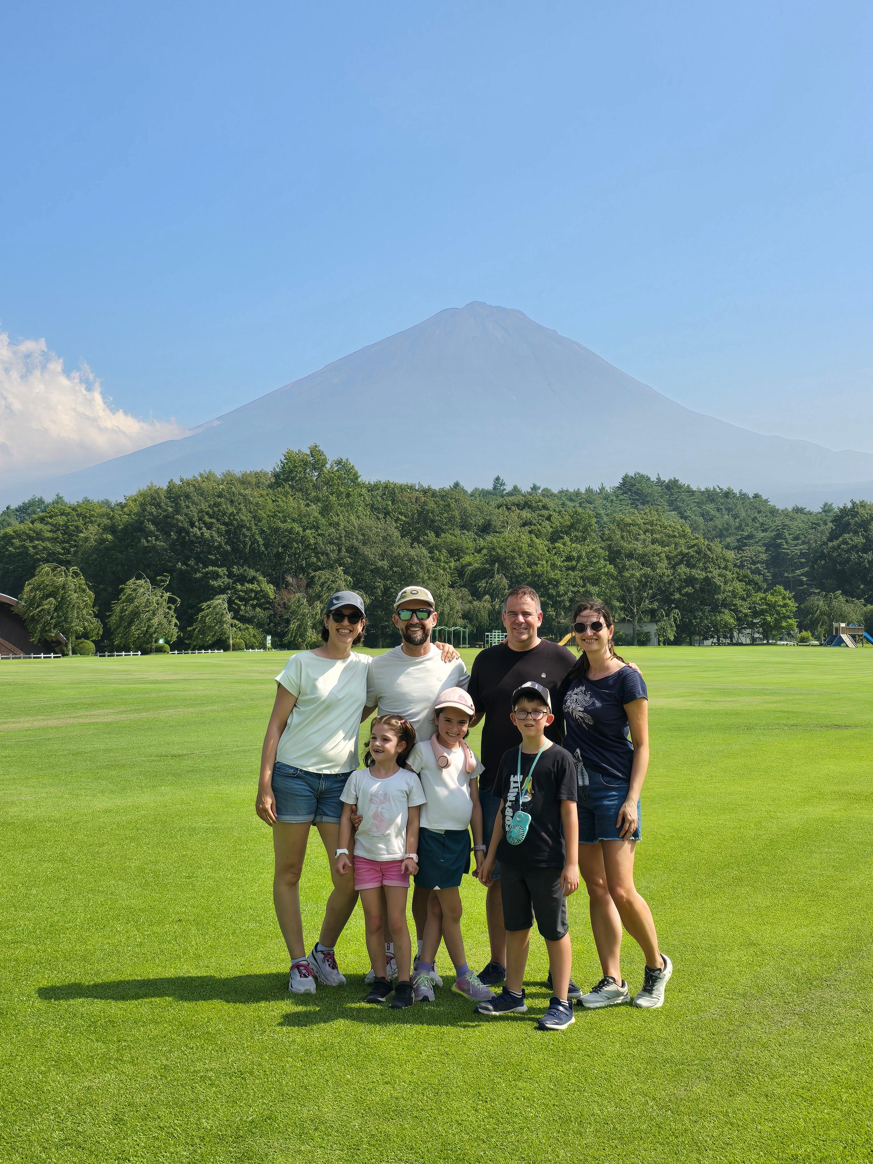 Private Mt. Fuji & Kawaguchiko Personalized Exploration