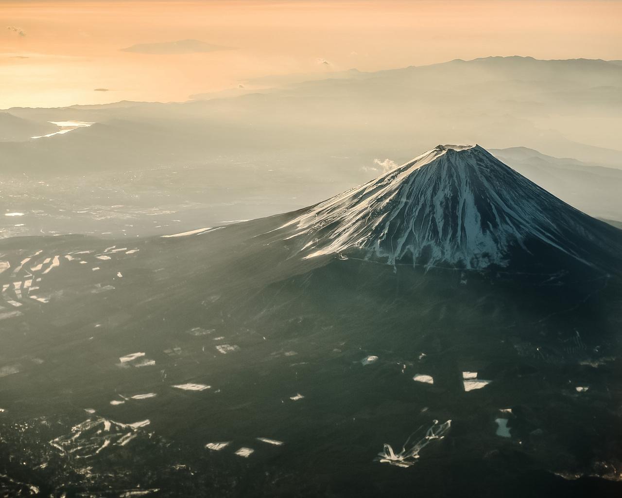 Tokyo to Mt. Fuji Private Tour with Photography & English-Speaking Guide