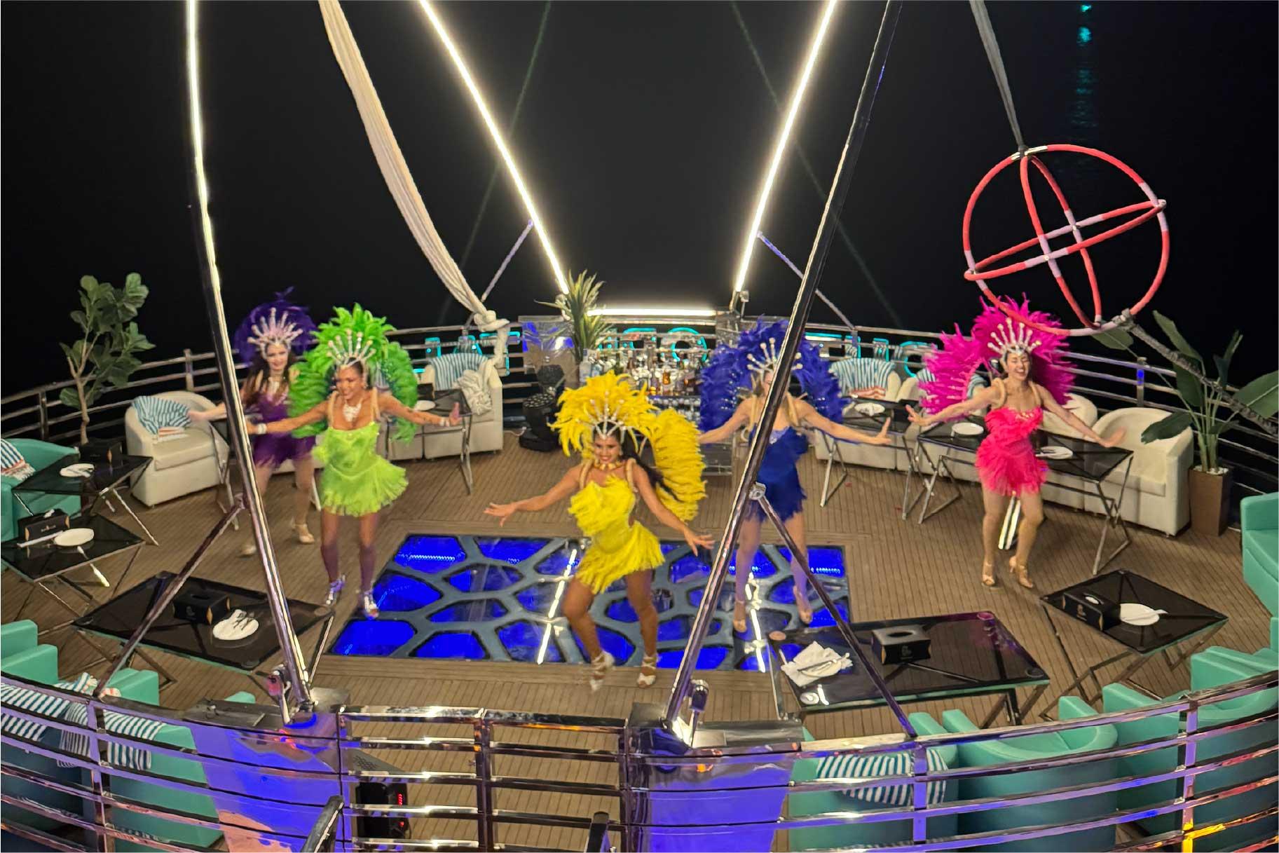 Dubai Mega Yacht Dinner Cruise with Buffet