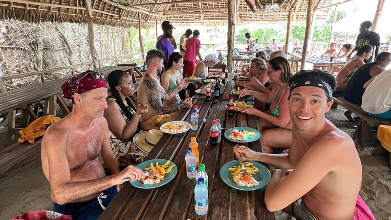 Zanzibar Safari Blue: Snorkeling, Sandbank & Seafood Day Trip