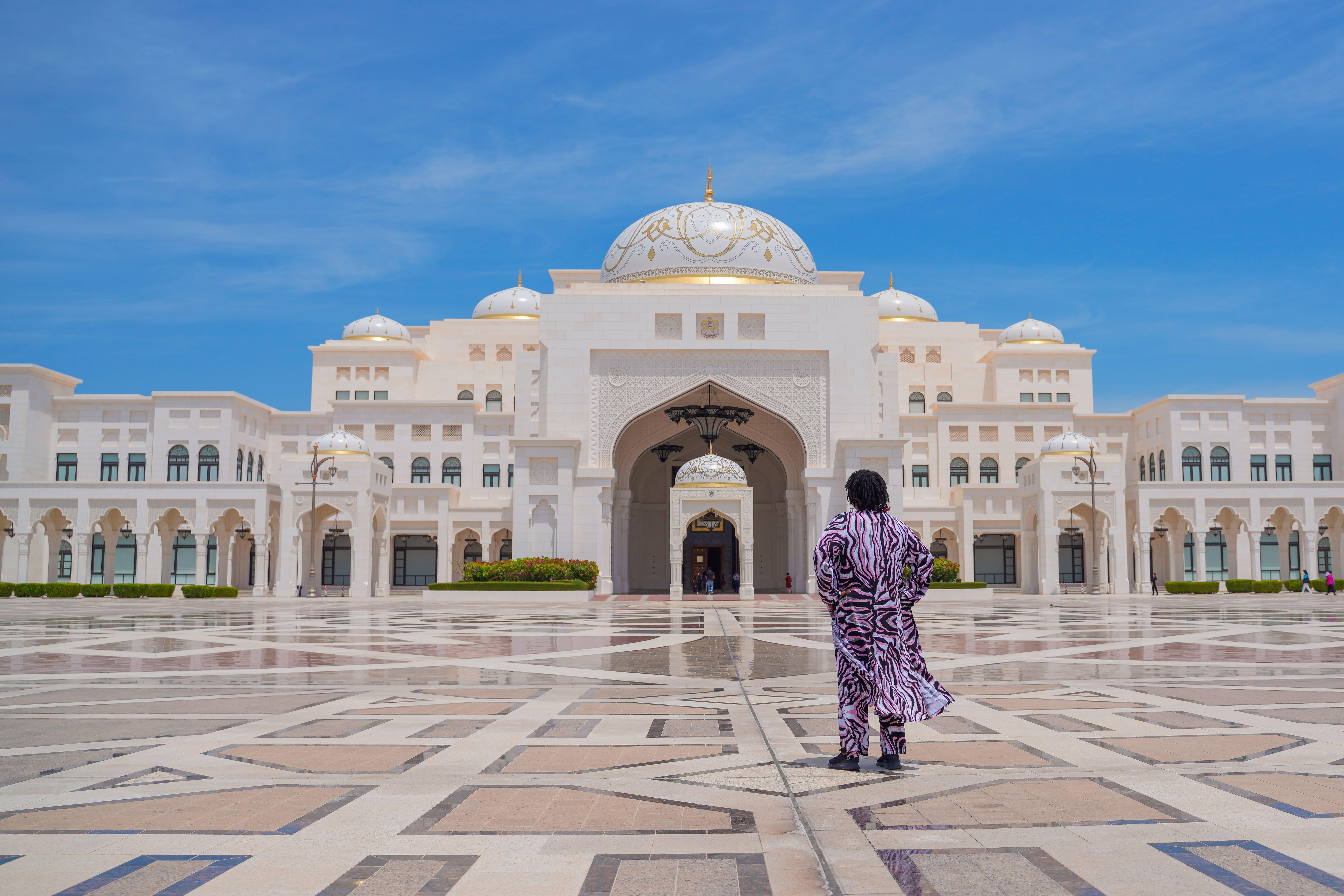 Abu Dhabi: Private Photoshoot at Qasr Al Watan Palace