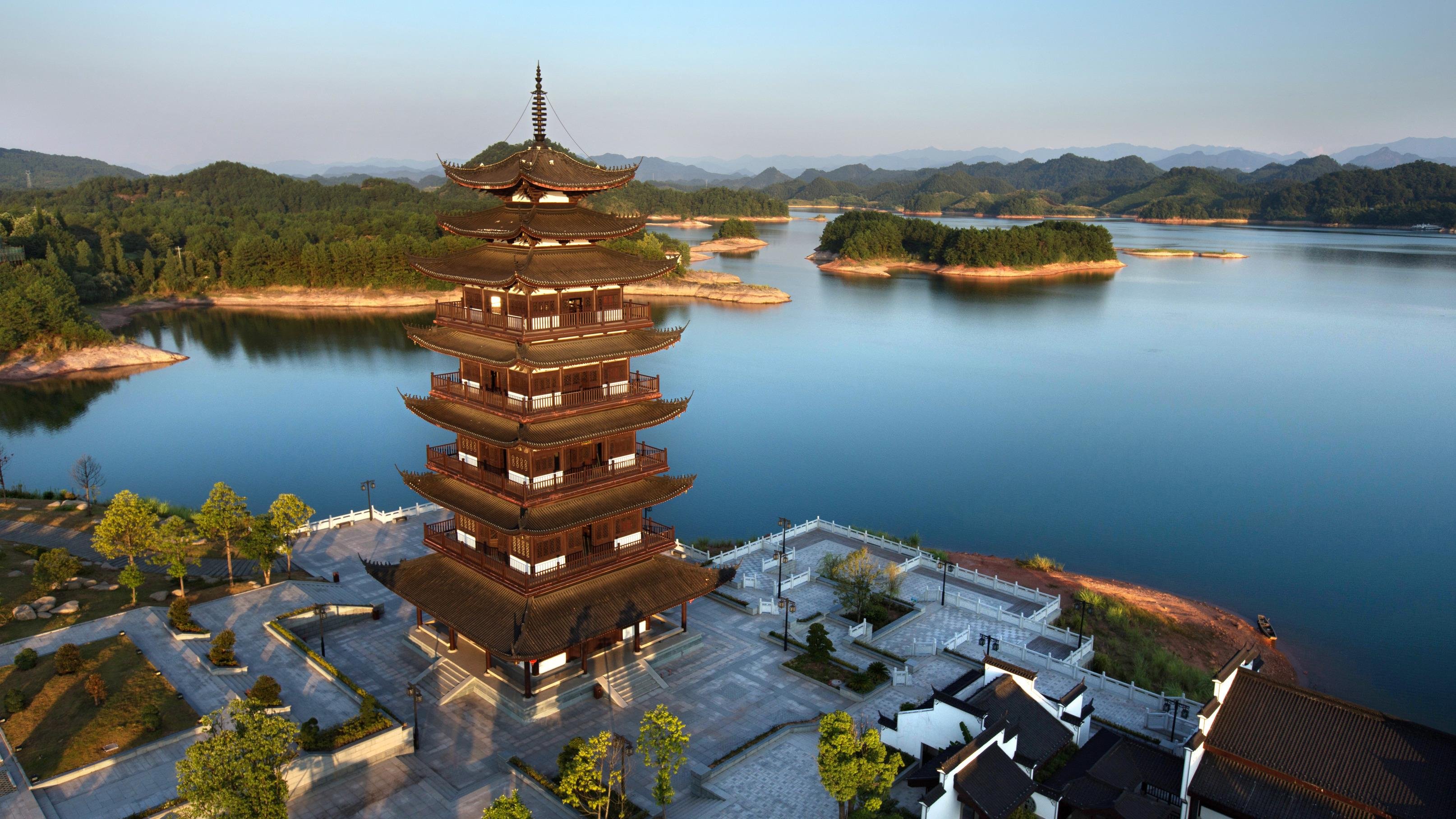 Hangzhou Discovery: Private Bullet Train Excursion from Shanghai
