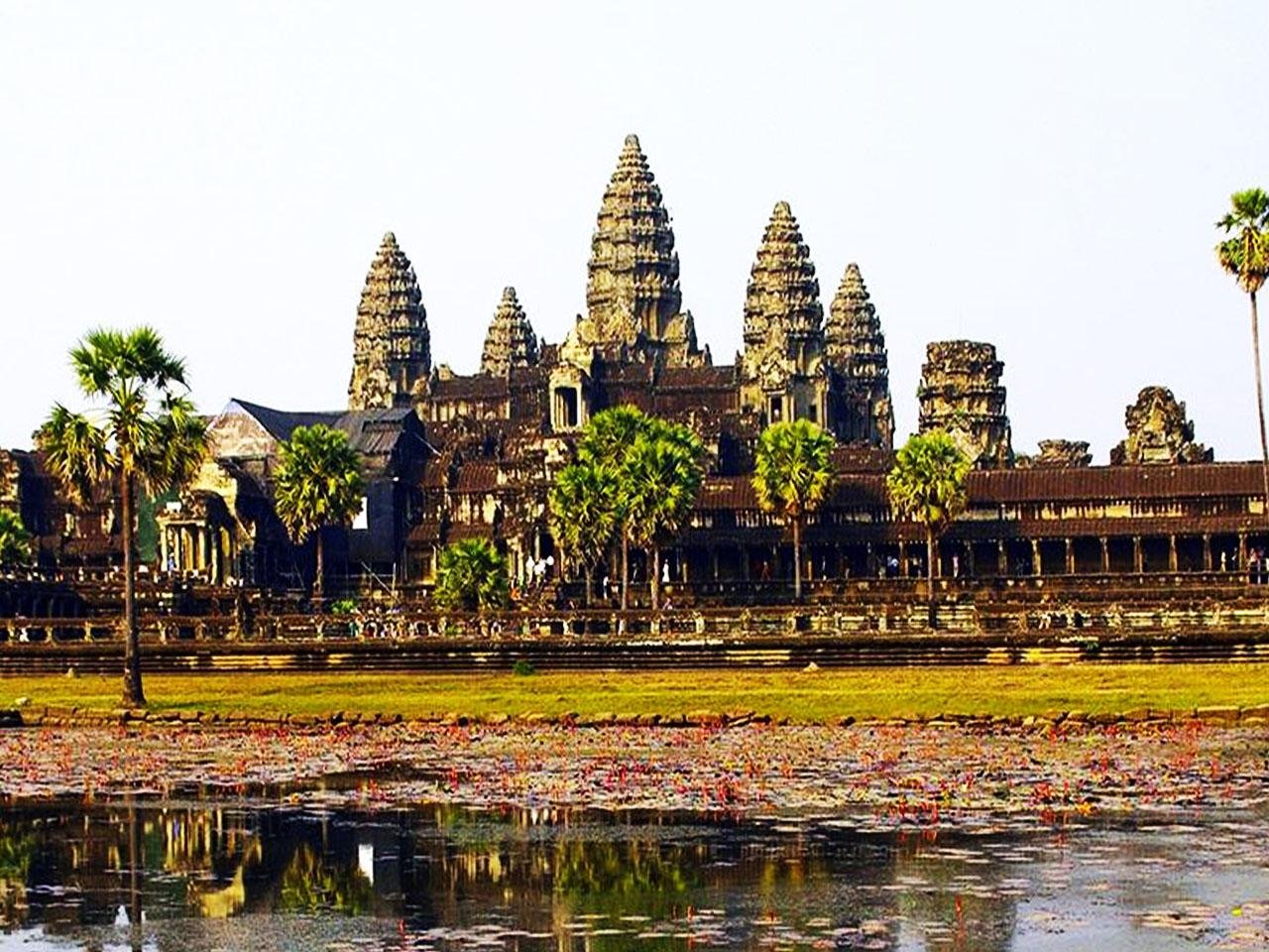 2-Day Private Angkor Wat Highlights Expedition