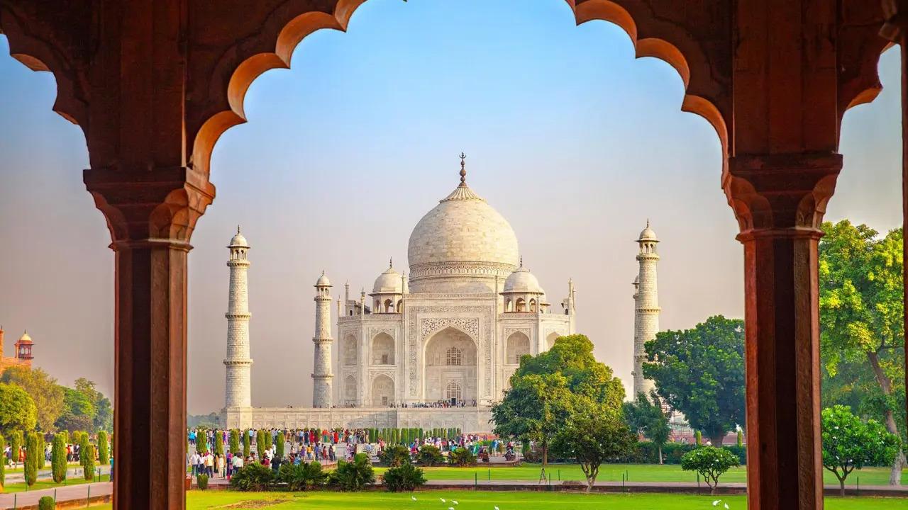 Golden Triangle: Taj Mahal, Agra & Jaipur 2-Day Tour from Delhi