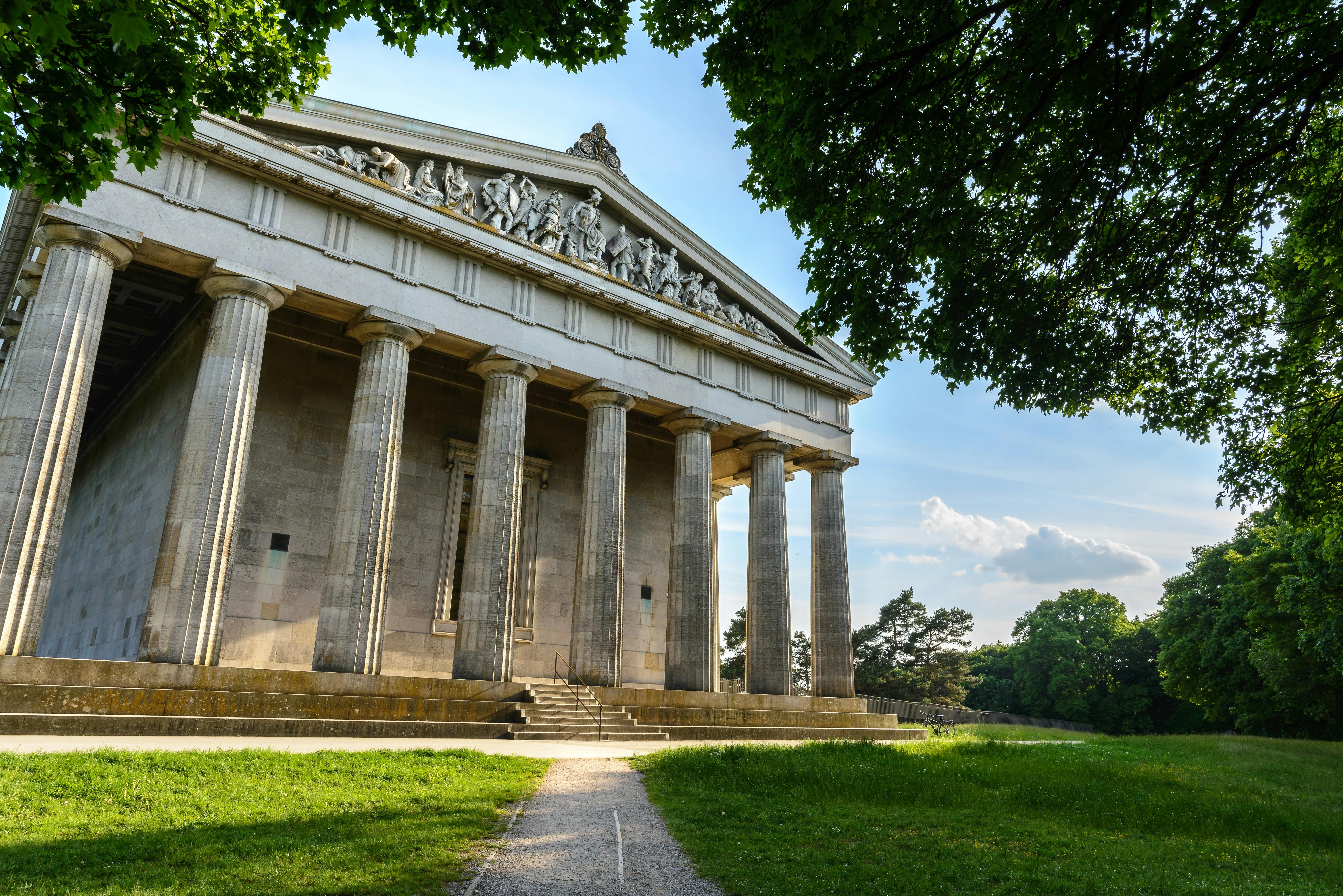Walhalla Memorial and Donaustauf Castle Tour from Regensburg