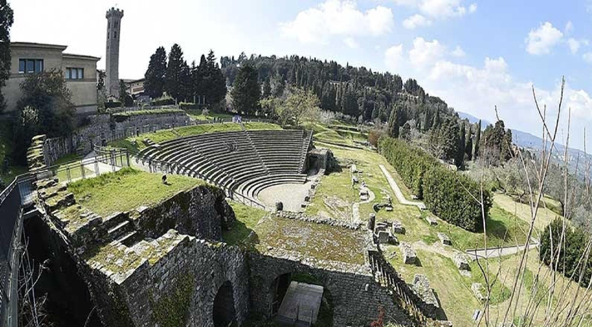 Florence: Private Golf Cart Tour to Fiesole & Roman Sites
