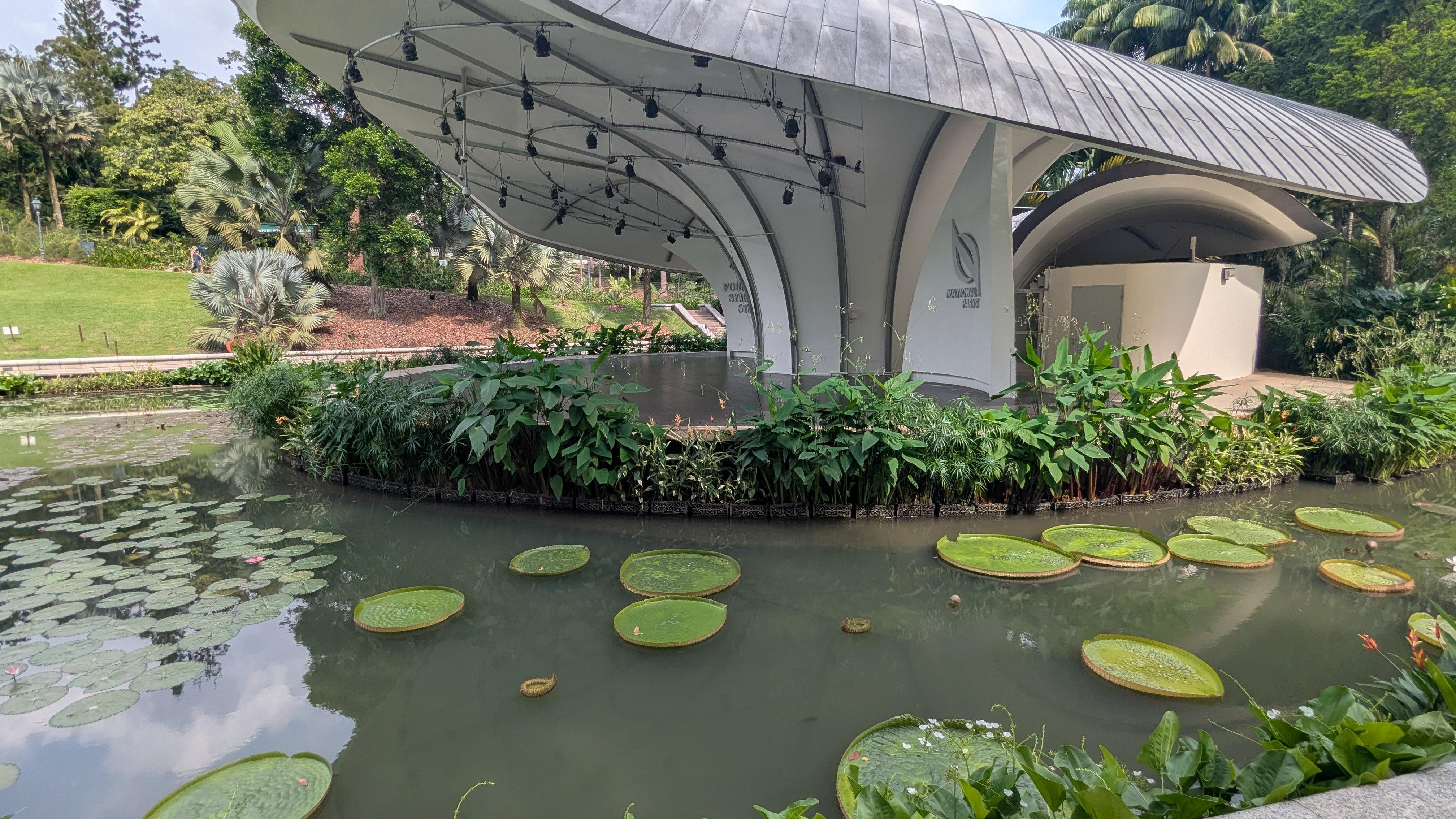 Singapore Botanic Gardens & National Orchid Garden Walking Tour