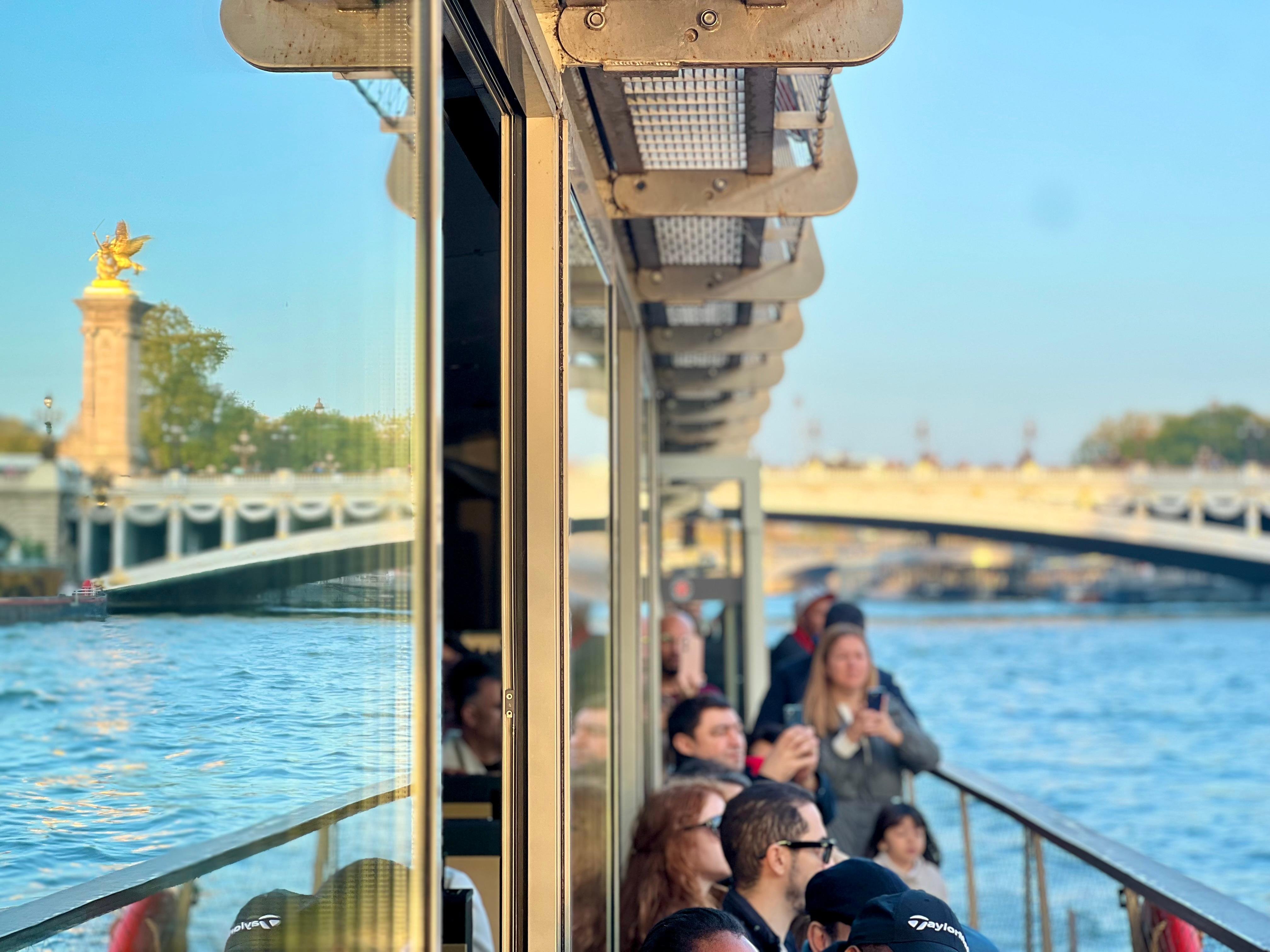 Paris: Eiffel Tower Seine Cruise & Crêpe Tasting