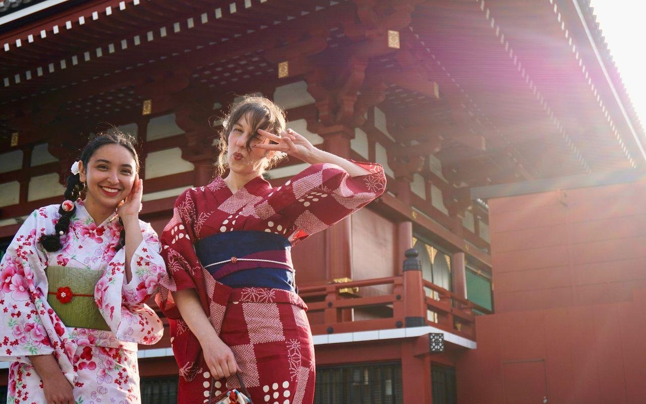 Asakusa Kimono Rental – Full-Day Traditional Dress Experience